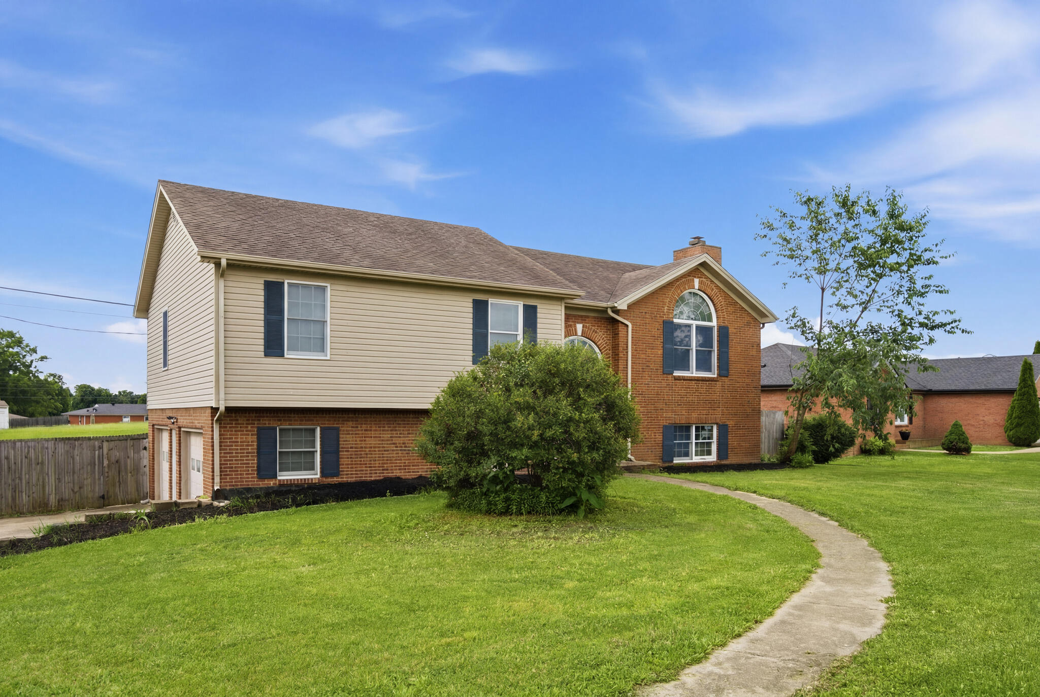1041 Indian Trail Property Photo 4