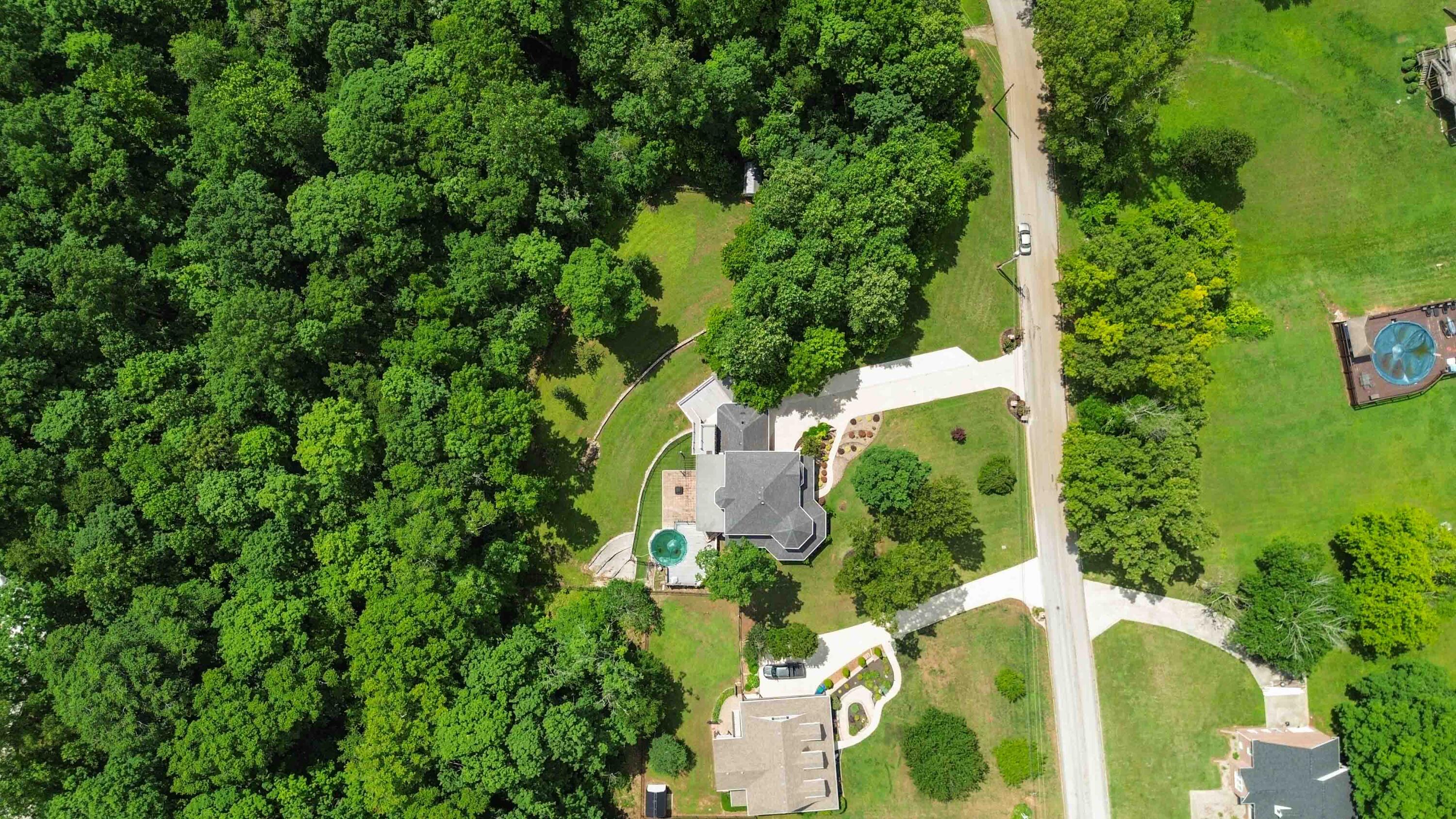 414 Lake Forest Drive Property Photo 11