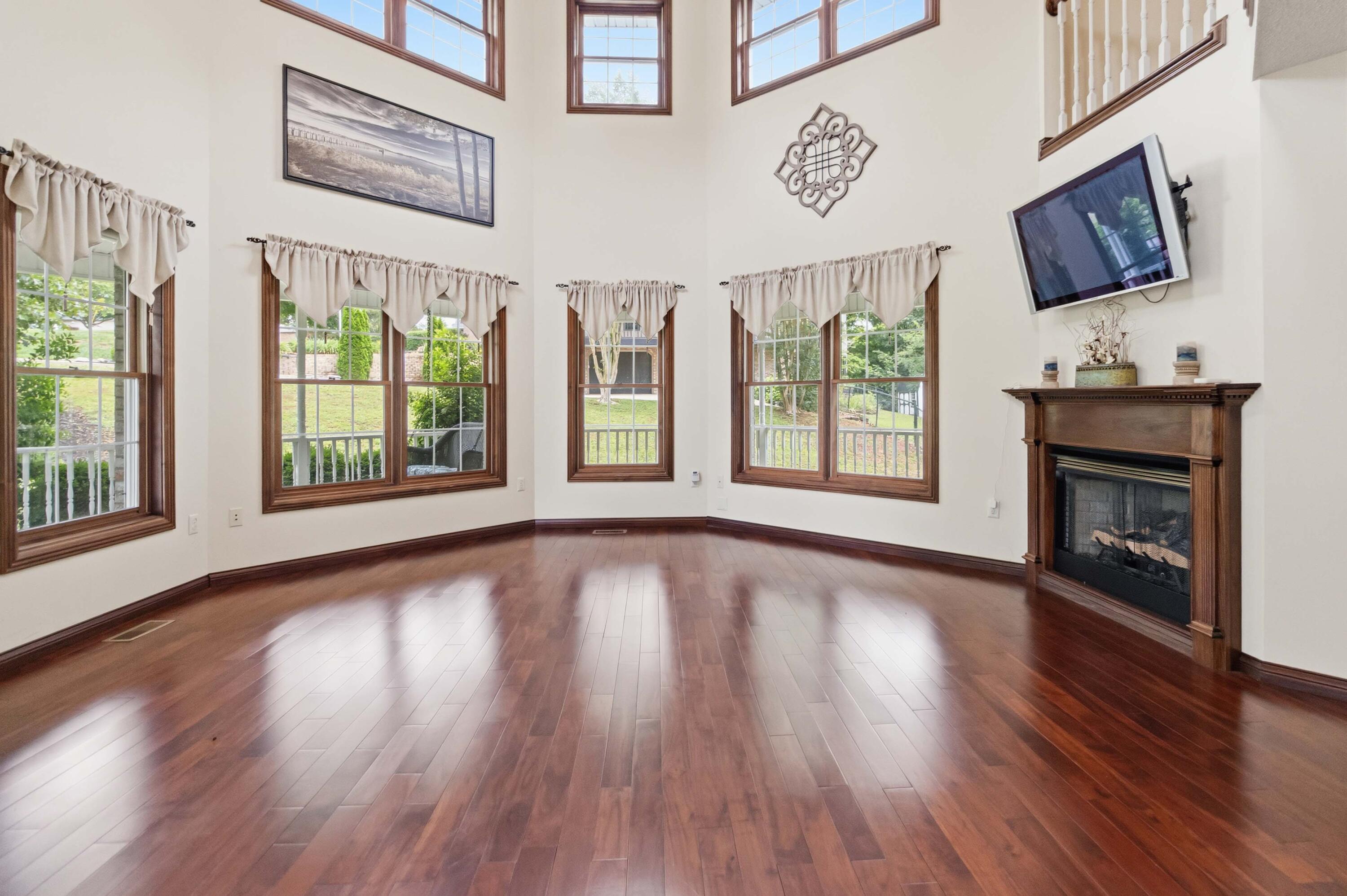 414 Lake Forest Drive Property Photo 17