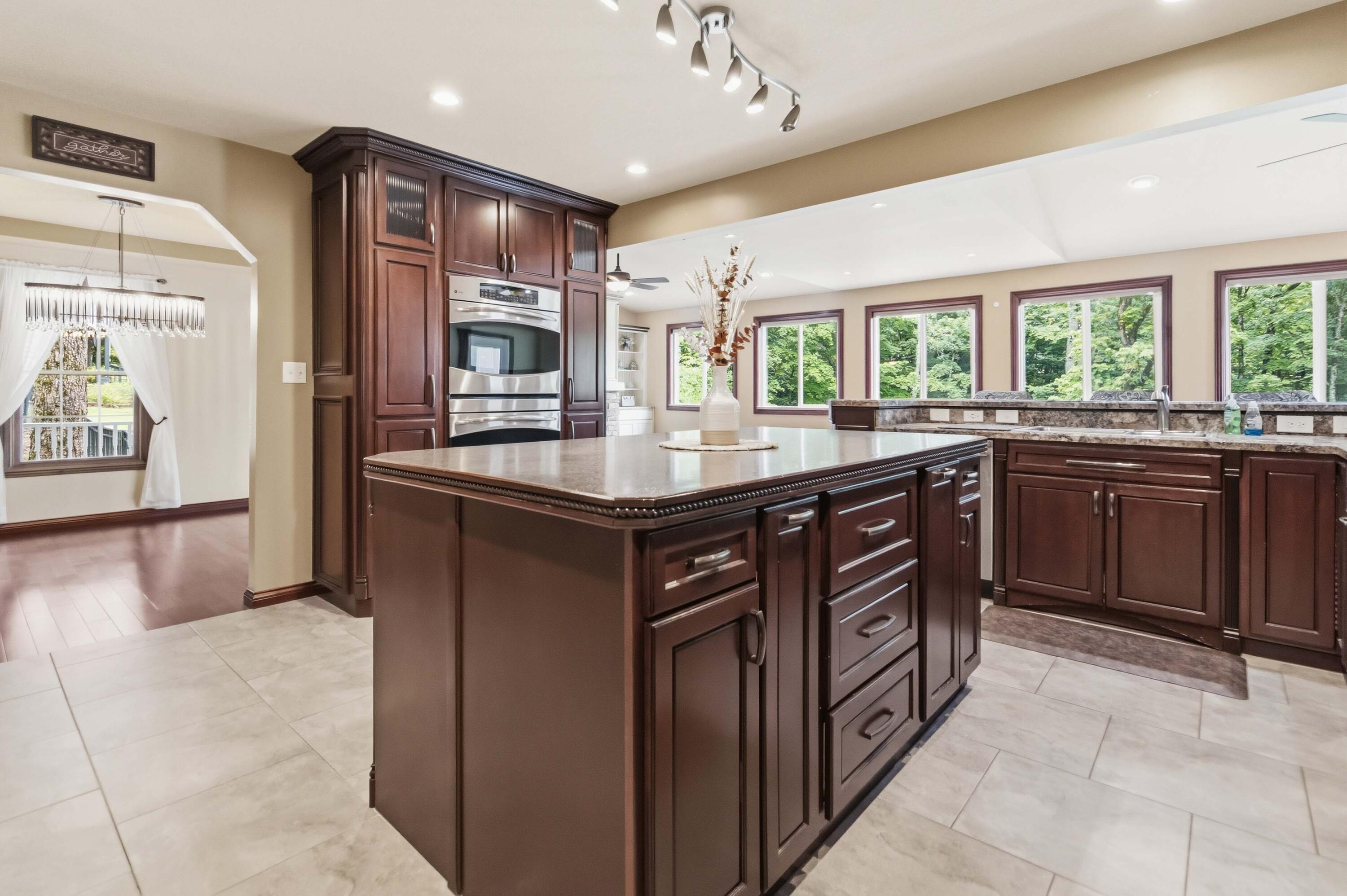 414 Lake Forest Drive Property Photo 19