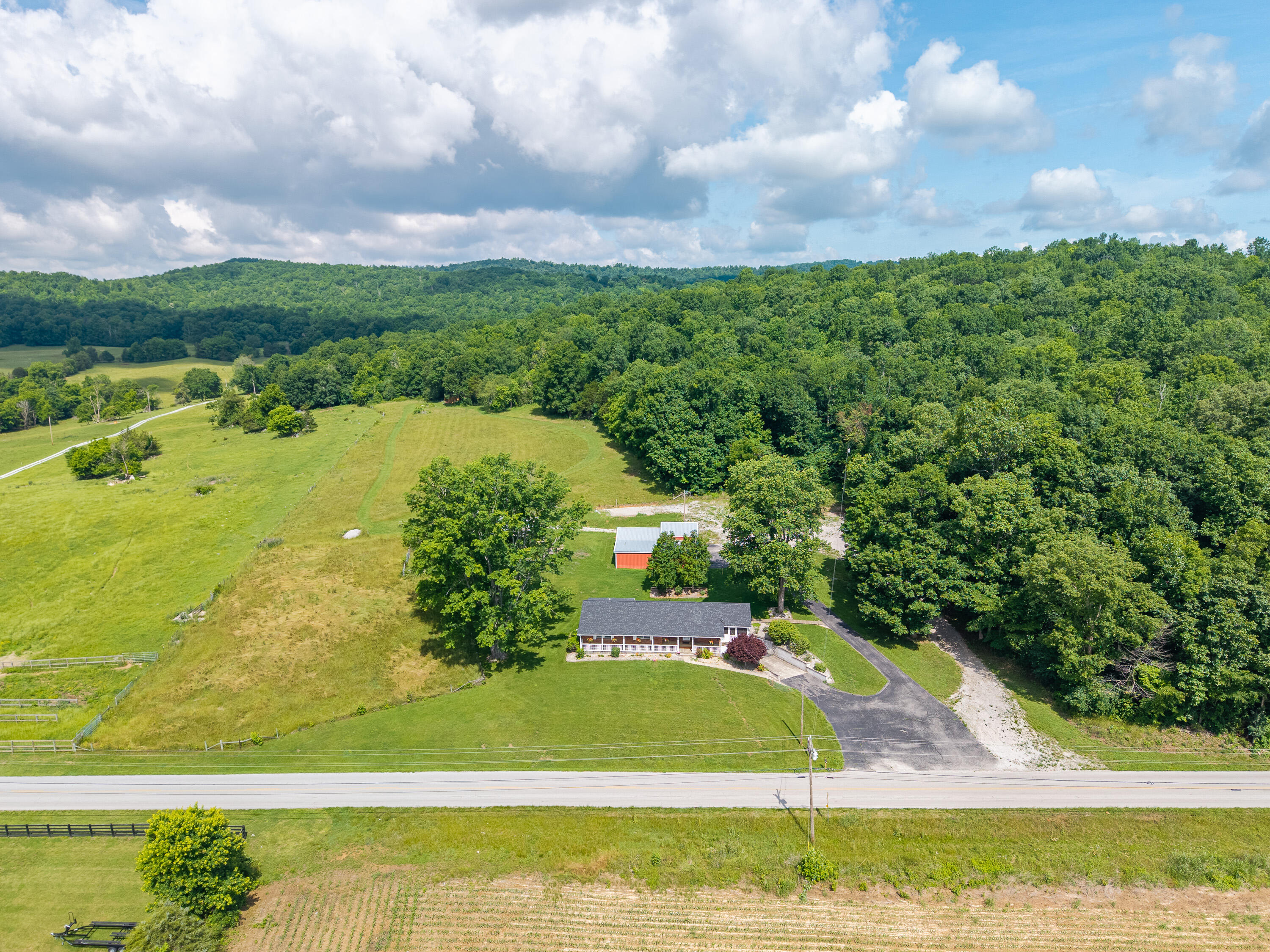 868 Ky-1258 Property Photo 3