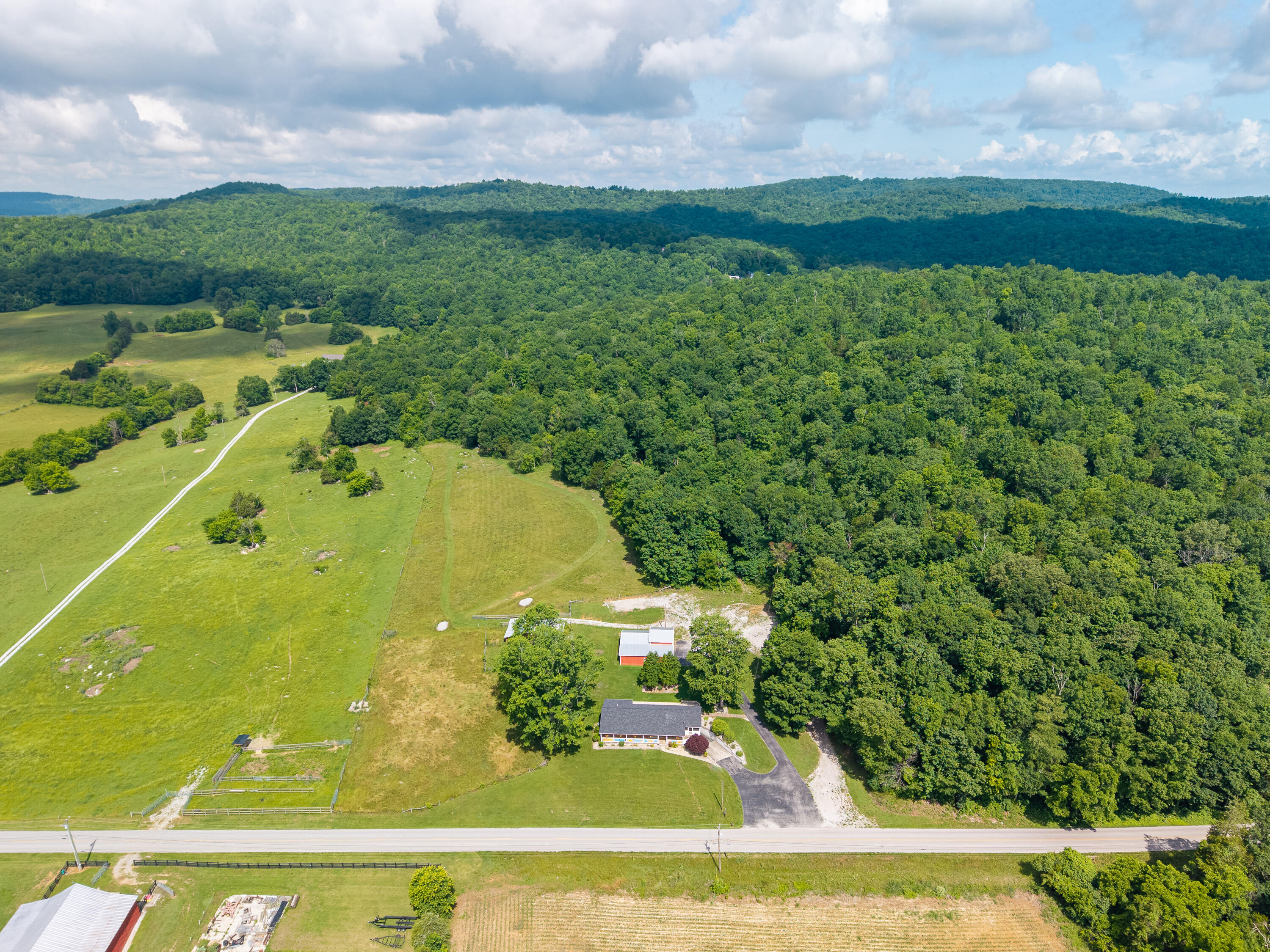 868 Ky-1258 Property Photo 4