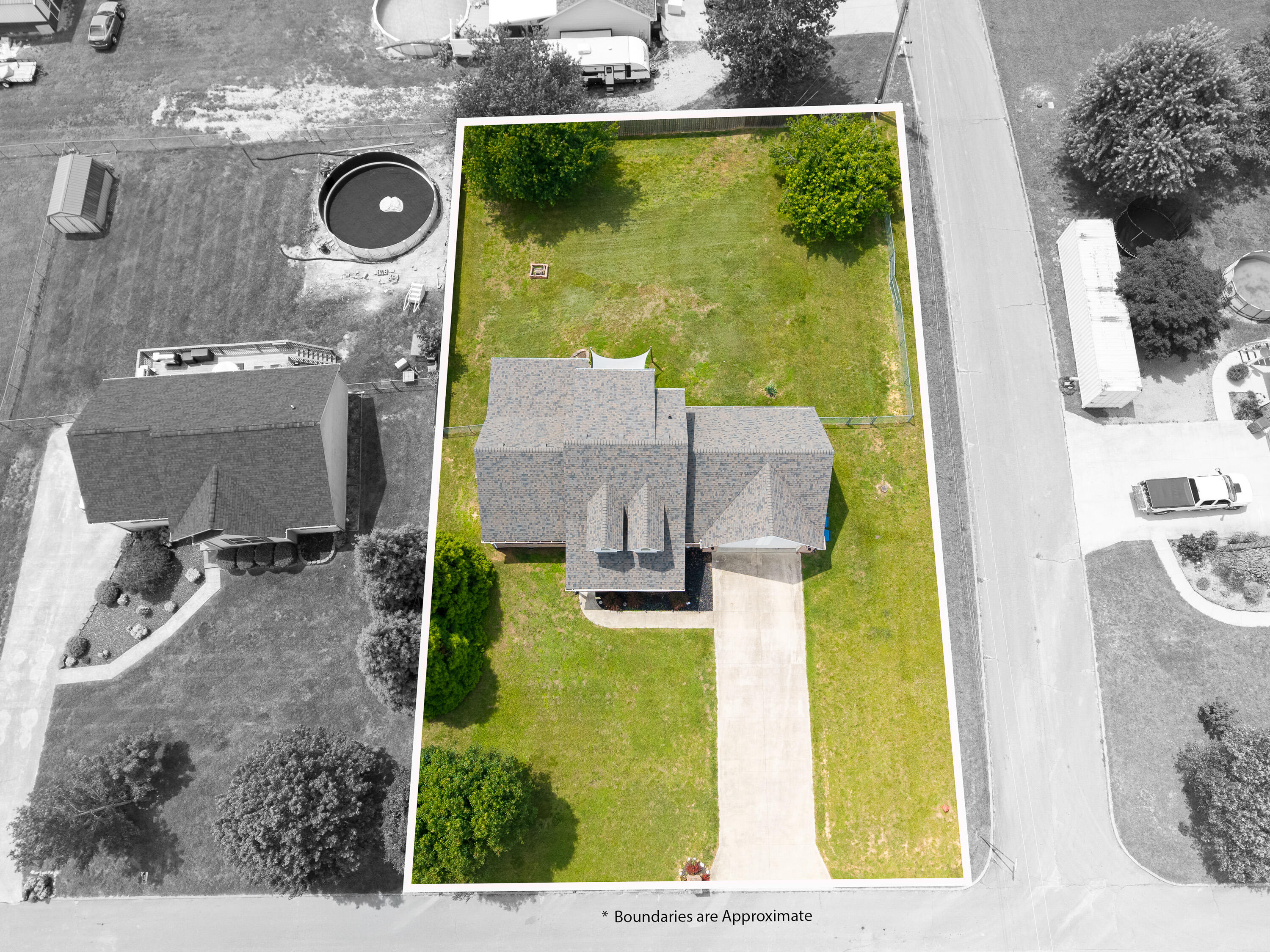 207 Clover Pointe Drive Property Photo 8