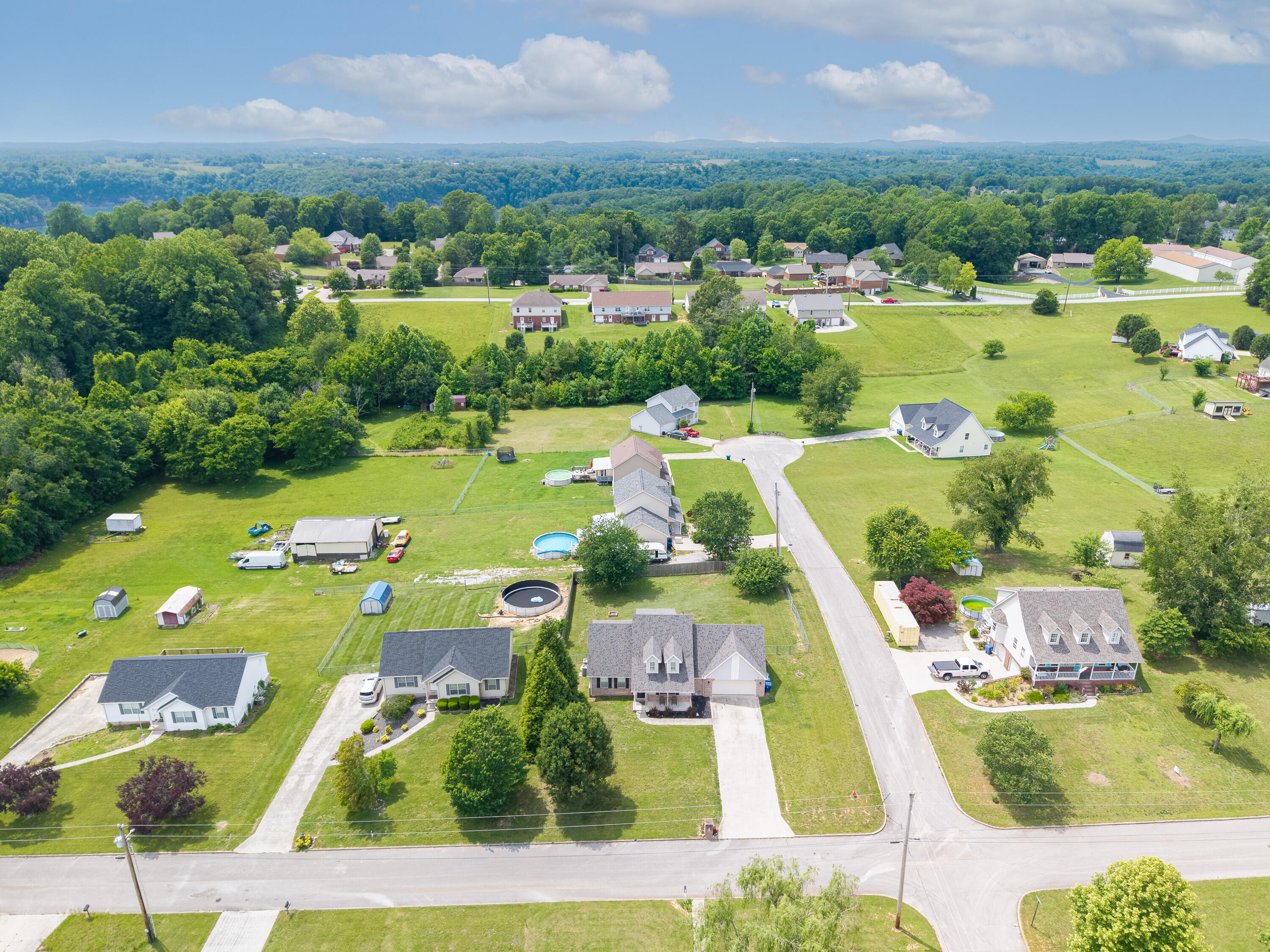 207 Clover Pointe Drive Property Photo 9