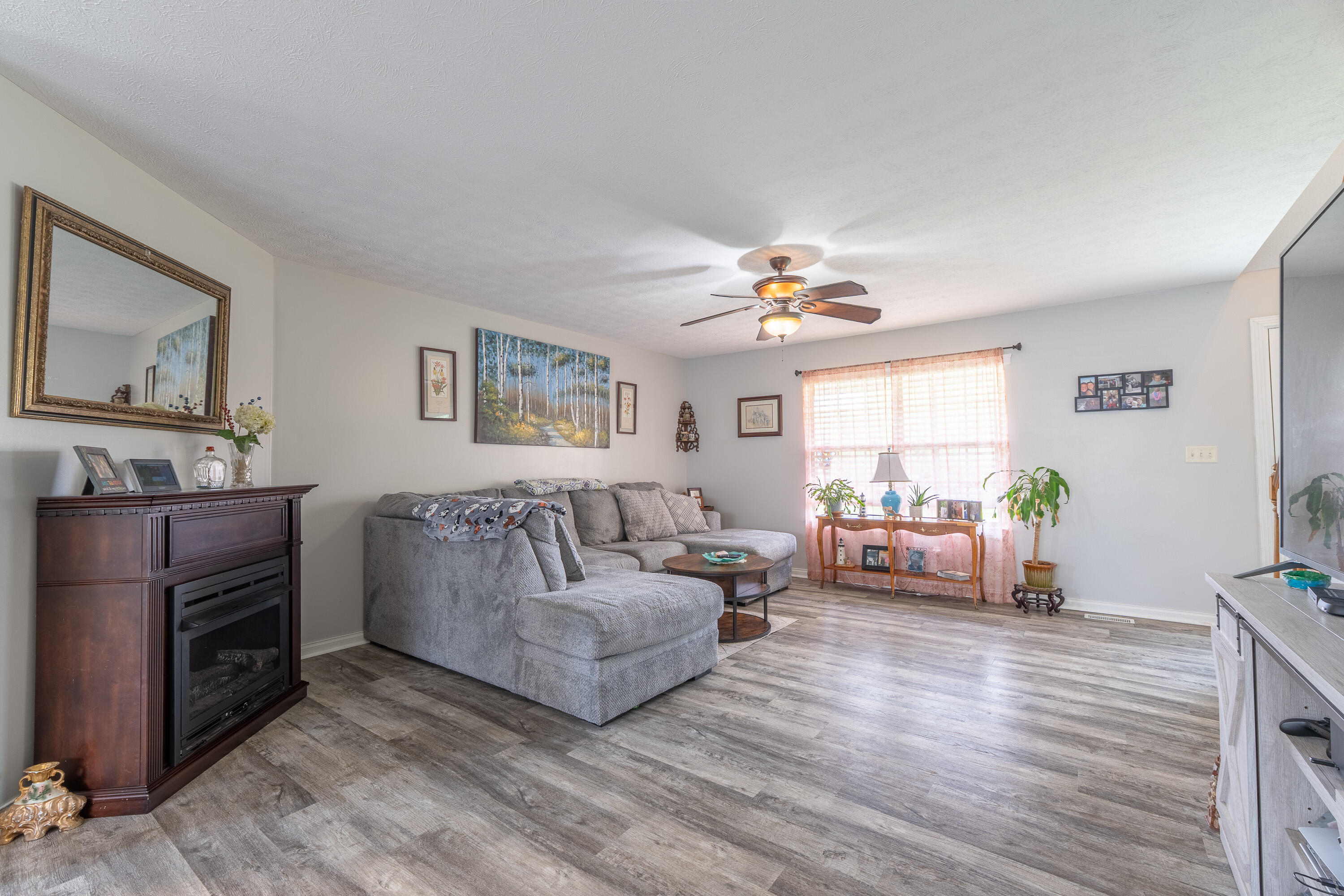 207 Clover Pointe Drive Property Photo 12