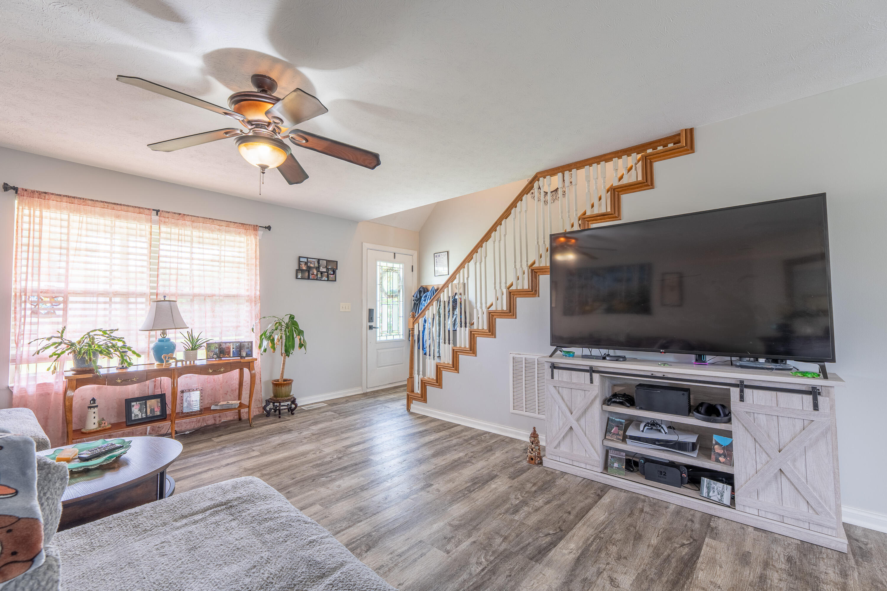 207 Clover Pointe Drive Property Photo 13