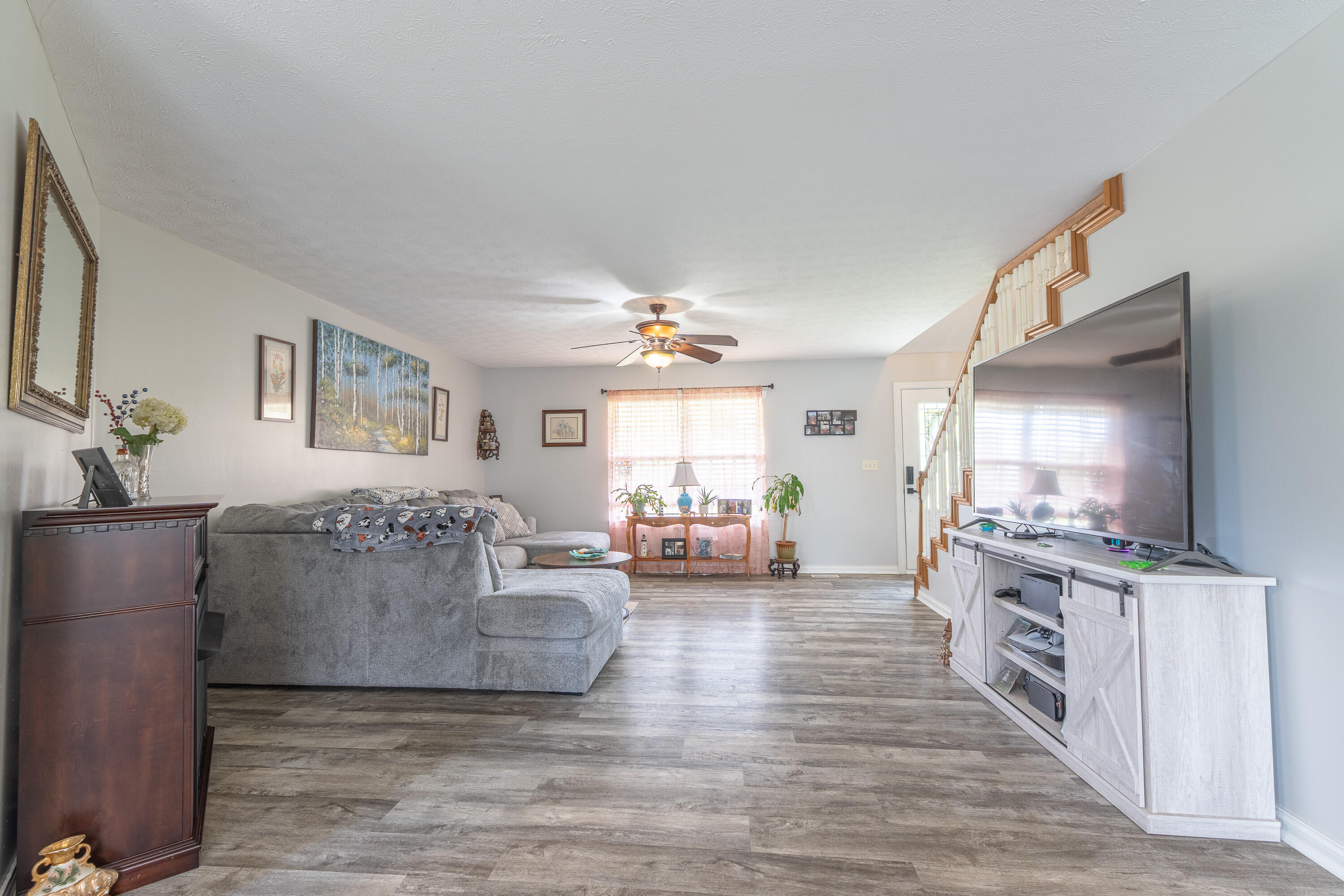 207 Clover Pointe Drive Property Photo 14