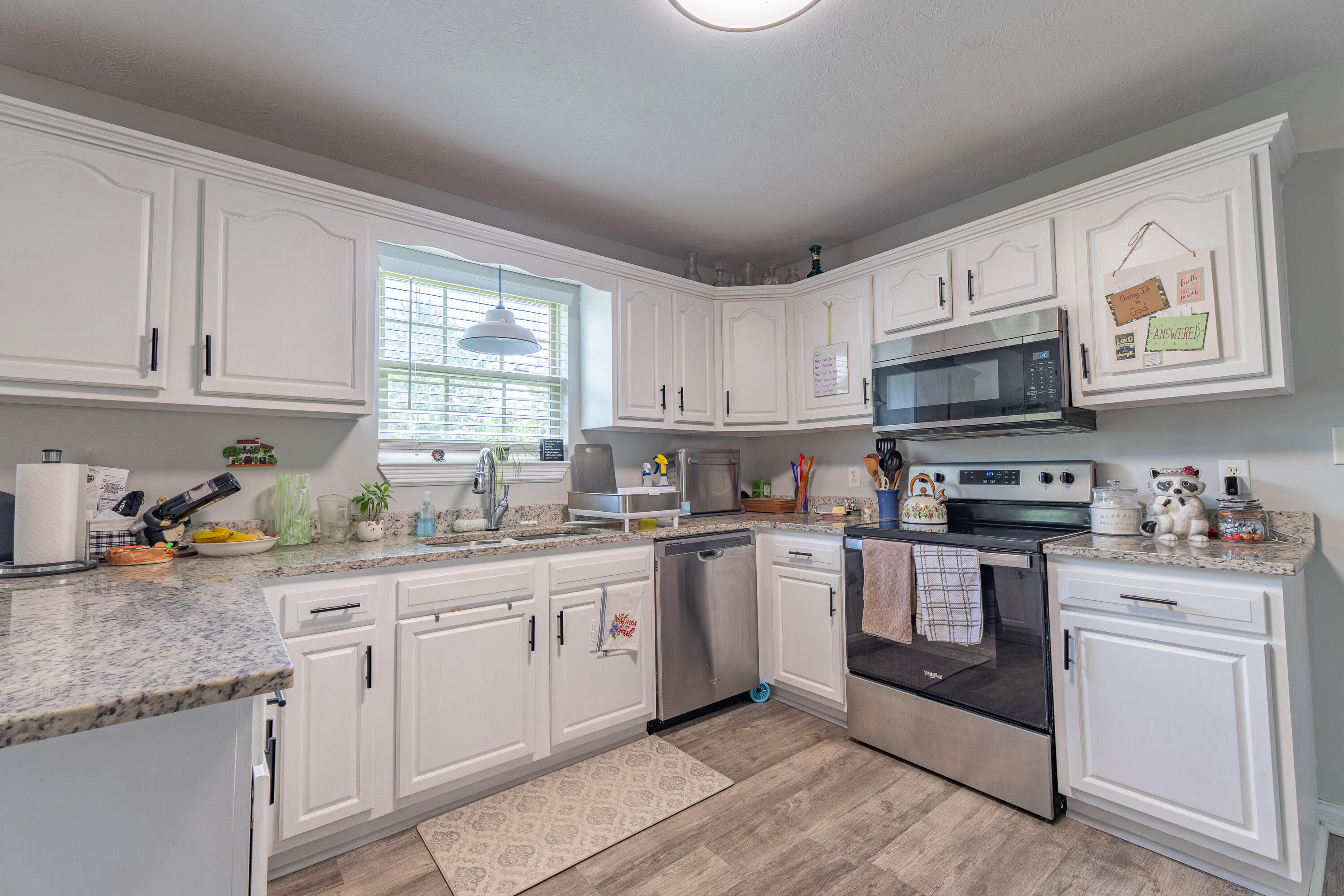 207 Clover Pointe Drive Property Photo 16
