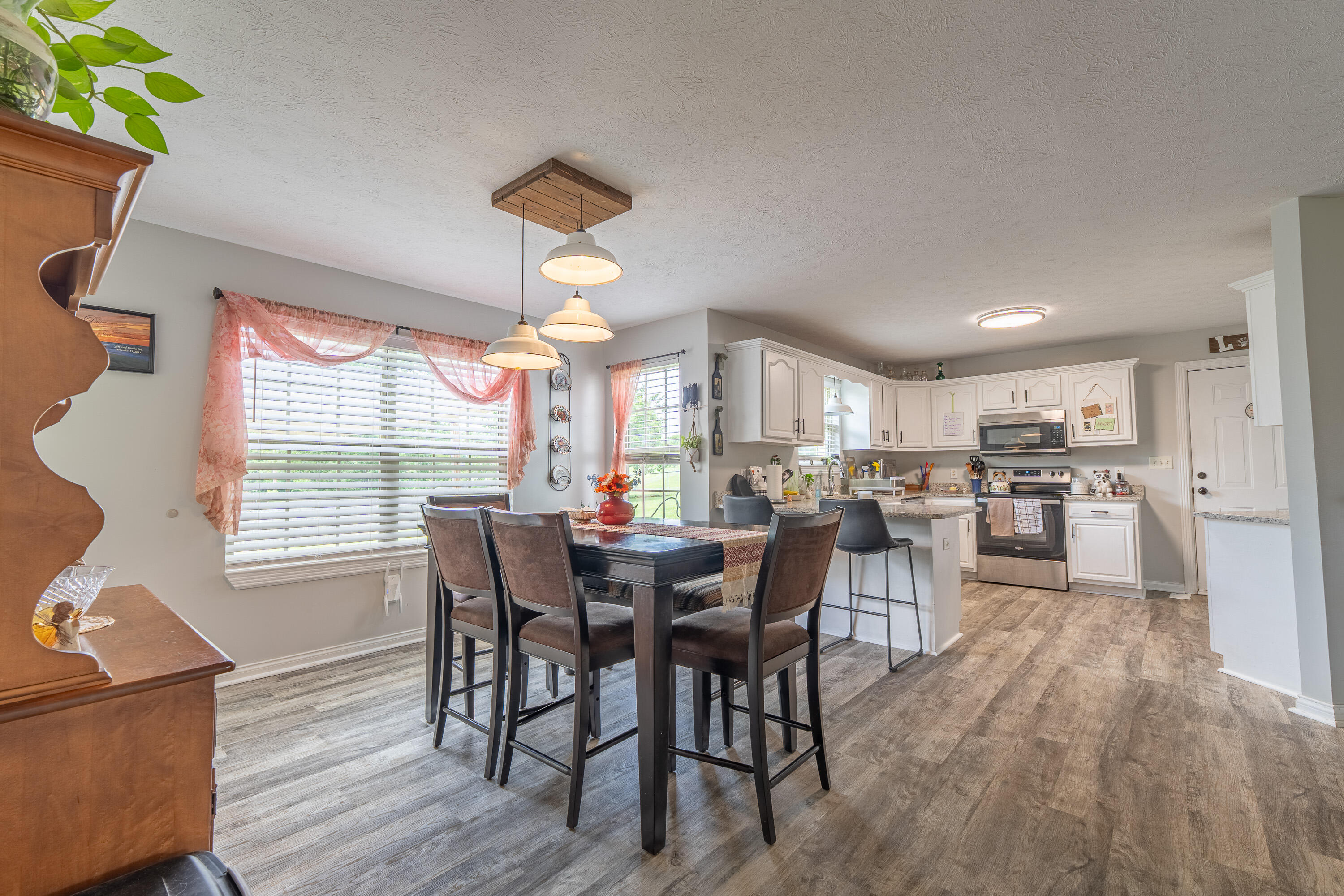 207 Clover Pointe Drive Property Photo 23