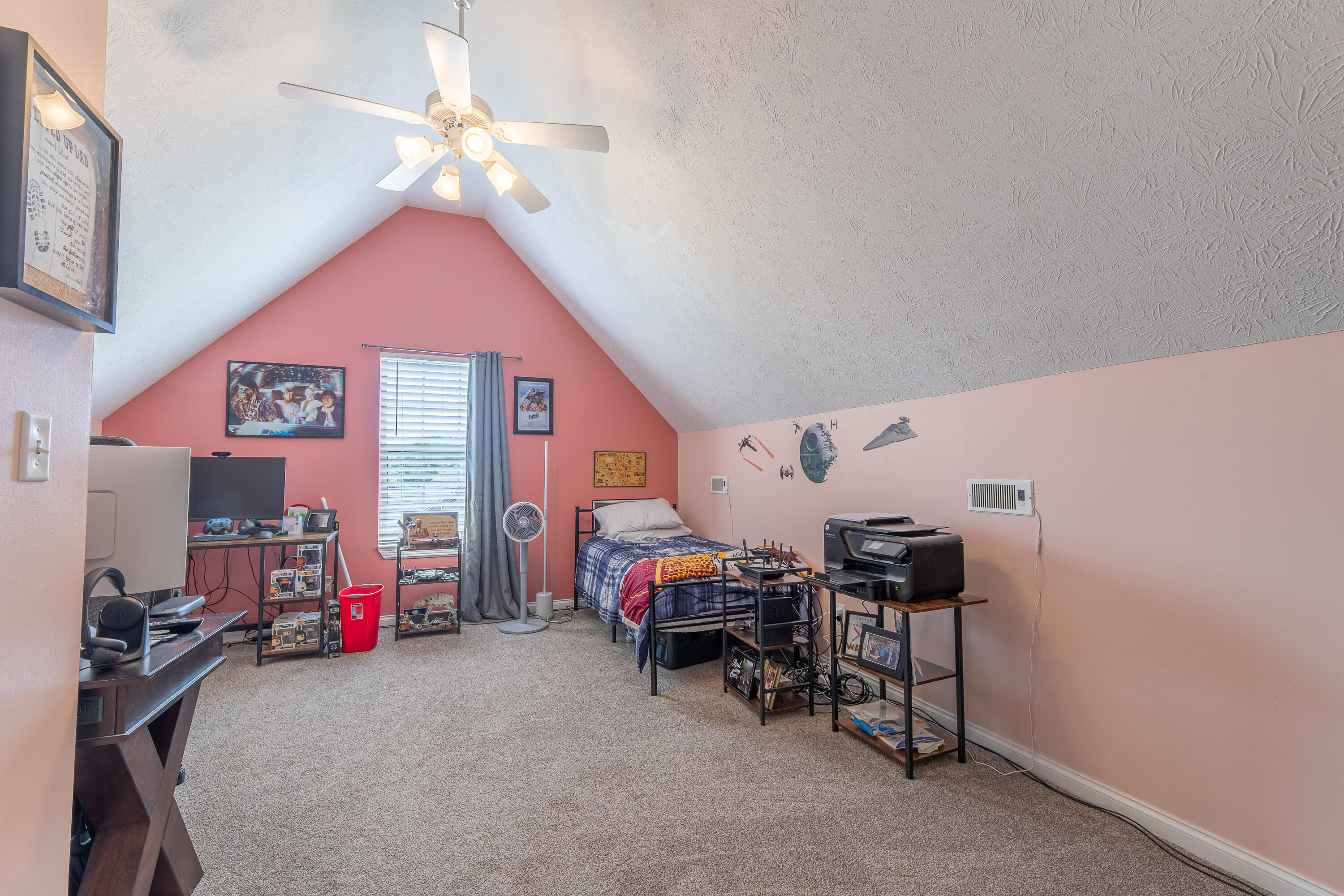 207 Clover Pointe Drive Property Photo 35