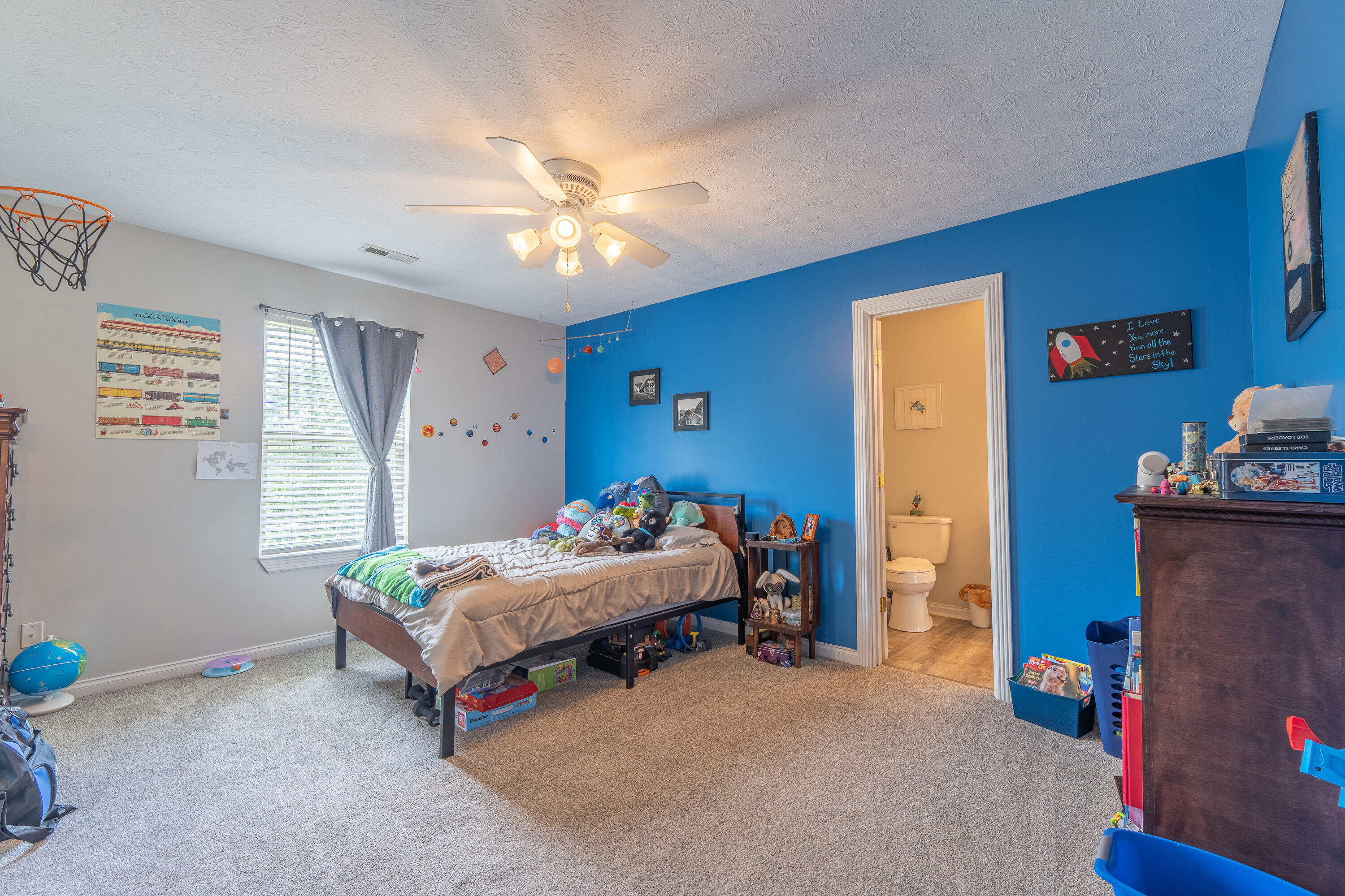 207 Clover Pointe Drive Property Photo 37