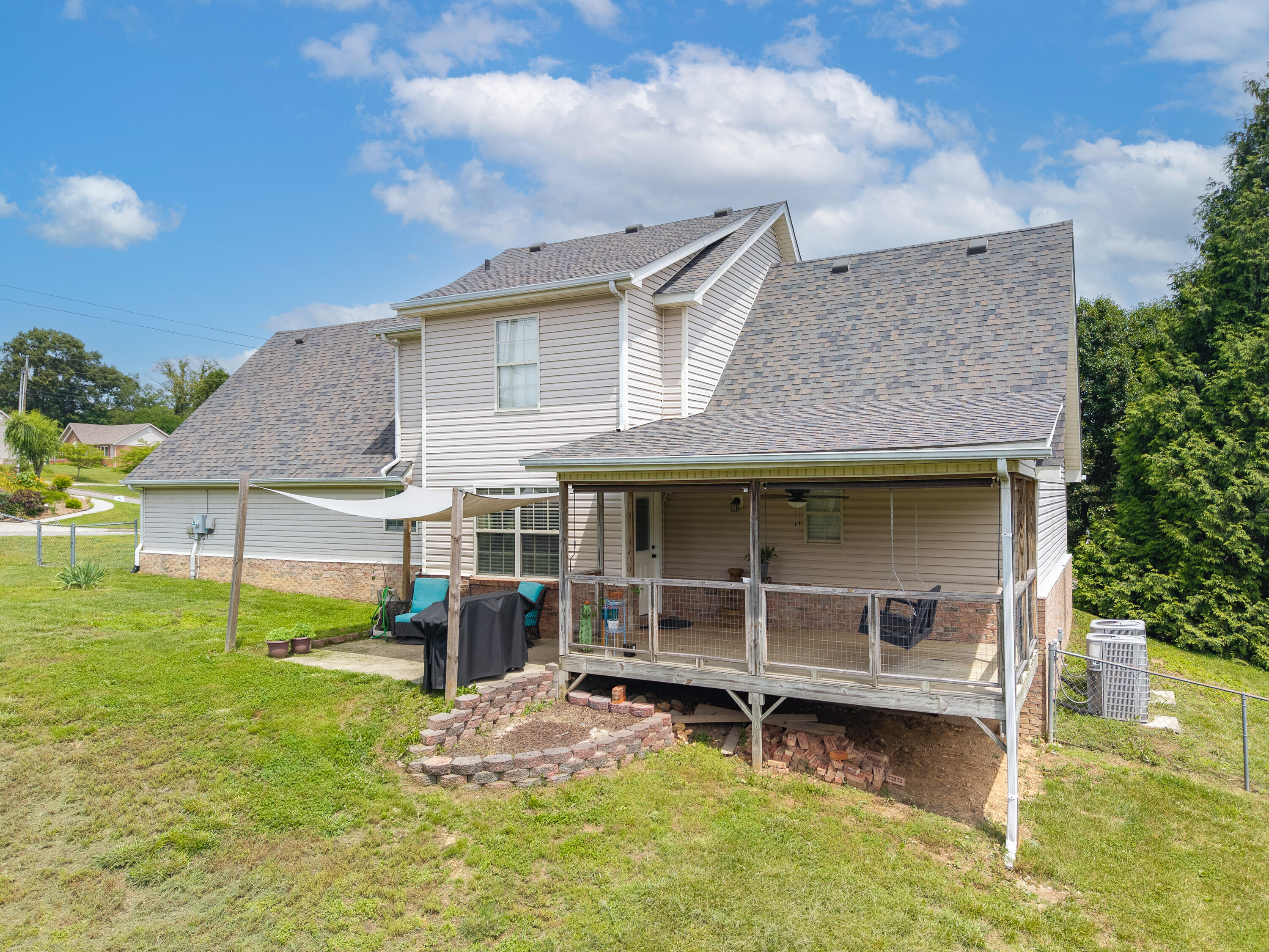 207 Clover Pointe Drive Property Photo 47