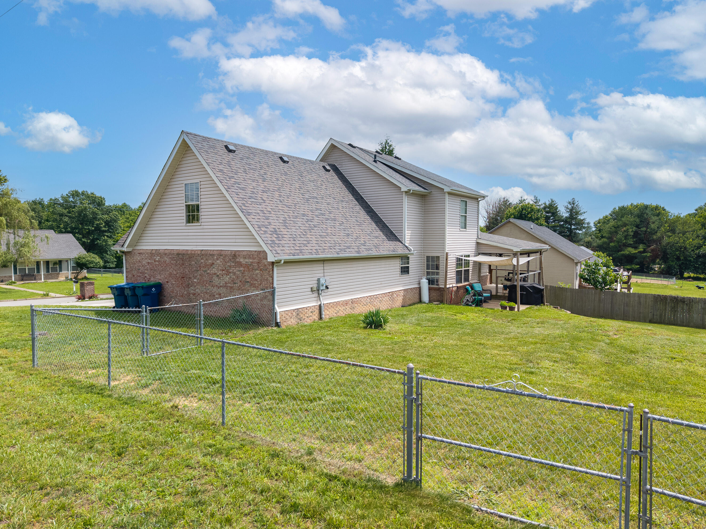 207 Clover Pointe Drive Property Photo 48