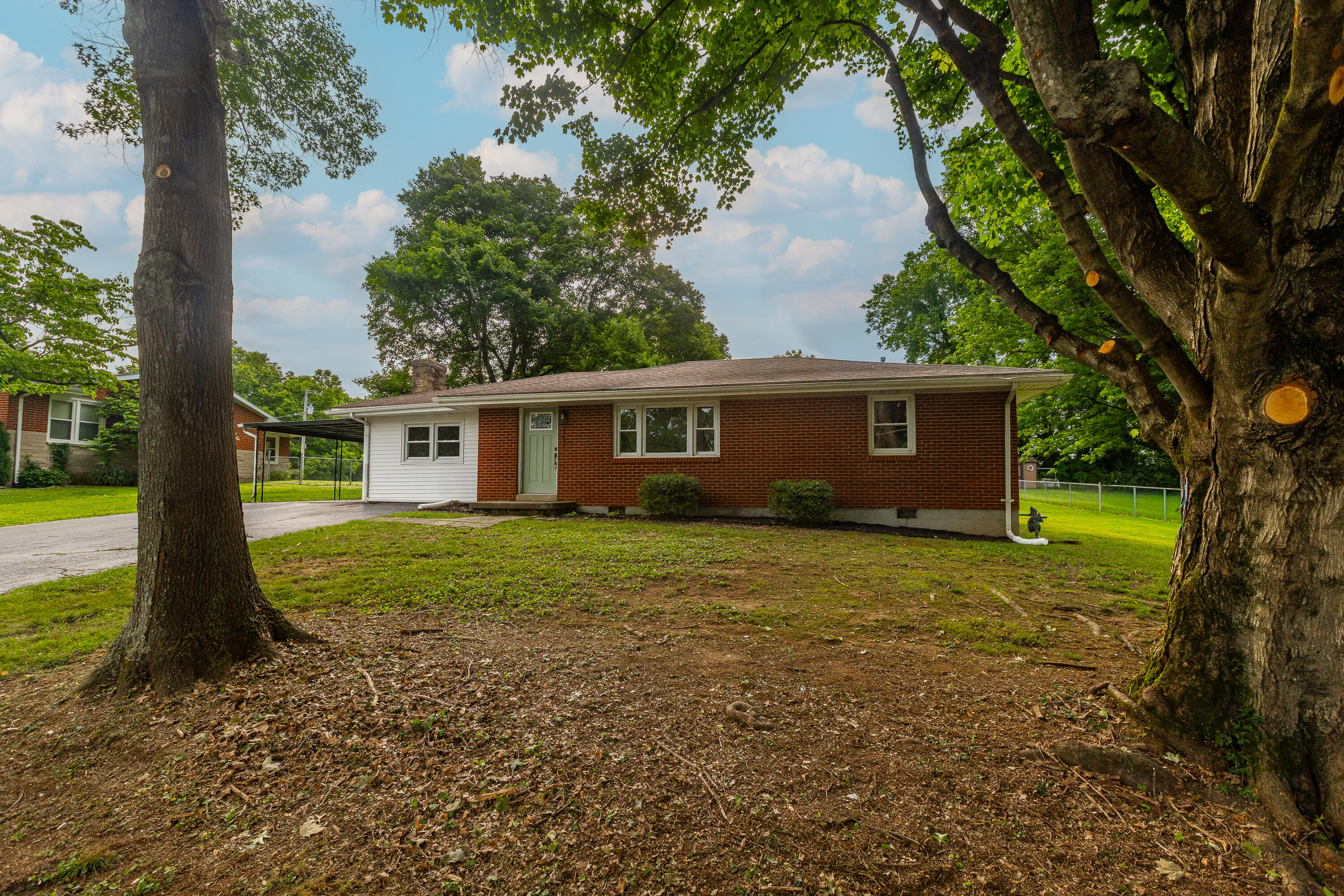 157 Westside Drive Property Photo 3