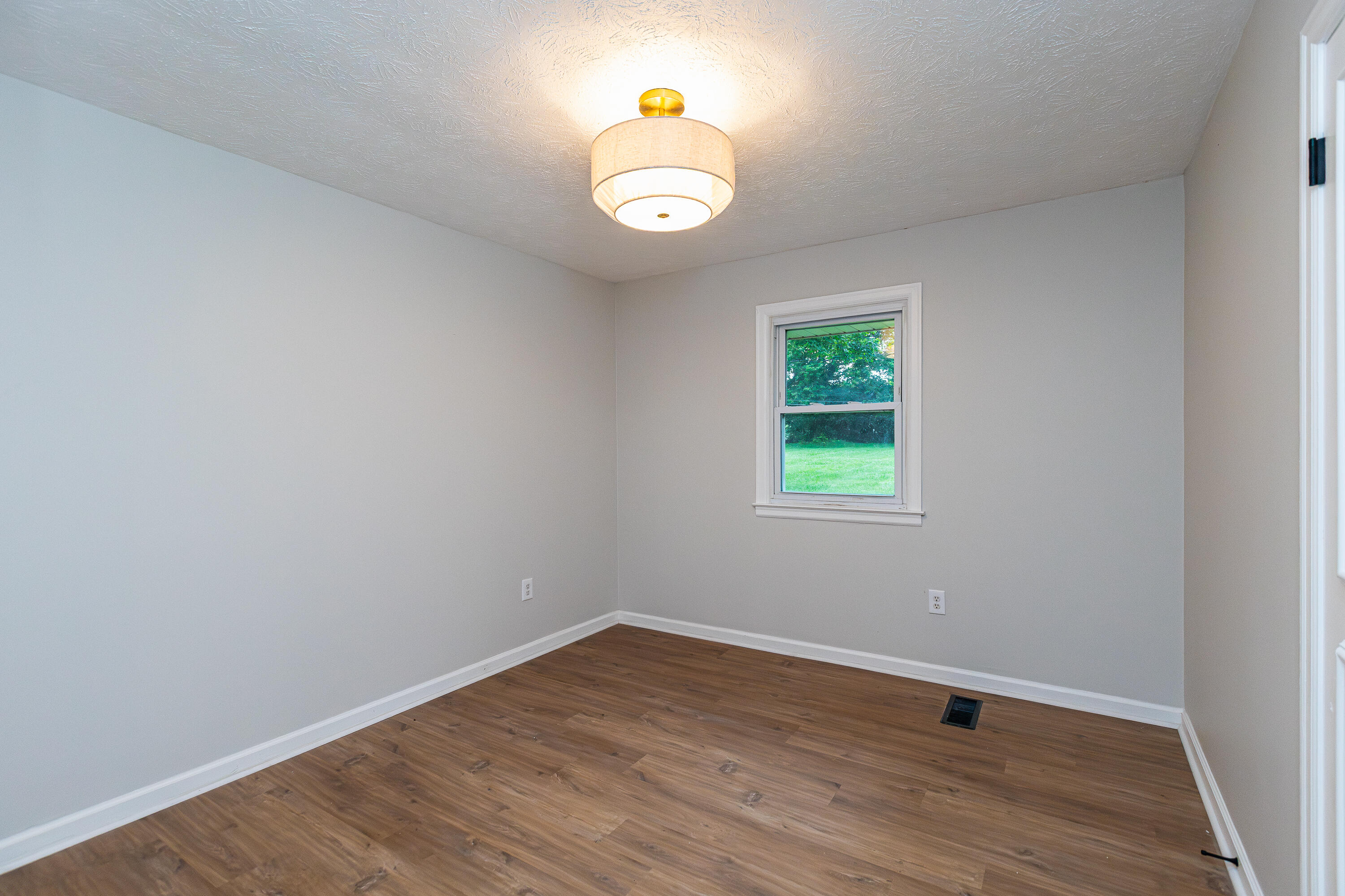 157 Westside Drive Property Photo 17