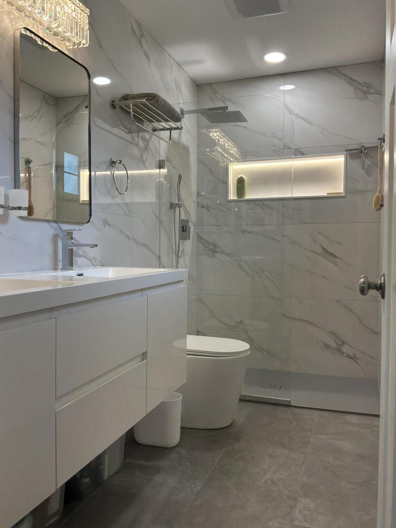 1104 Chinoe Road Property Photo 10