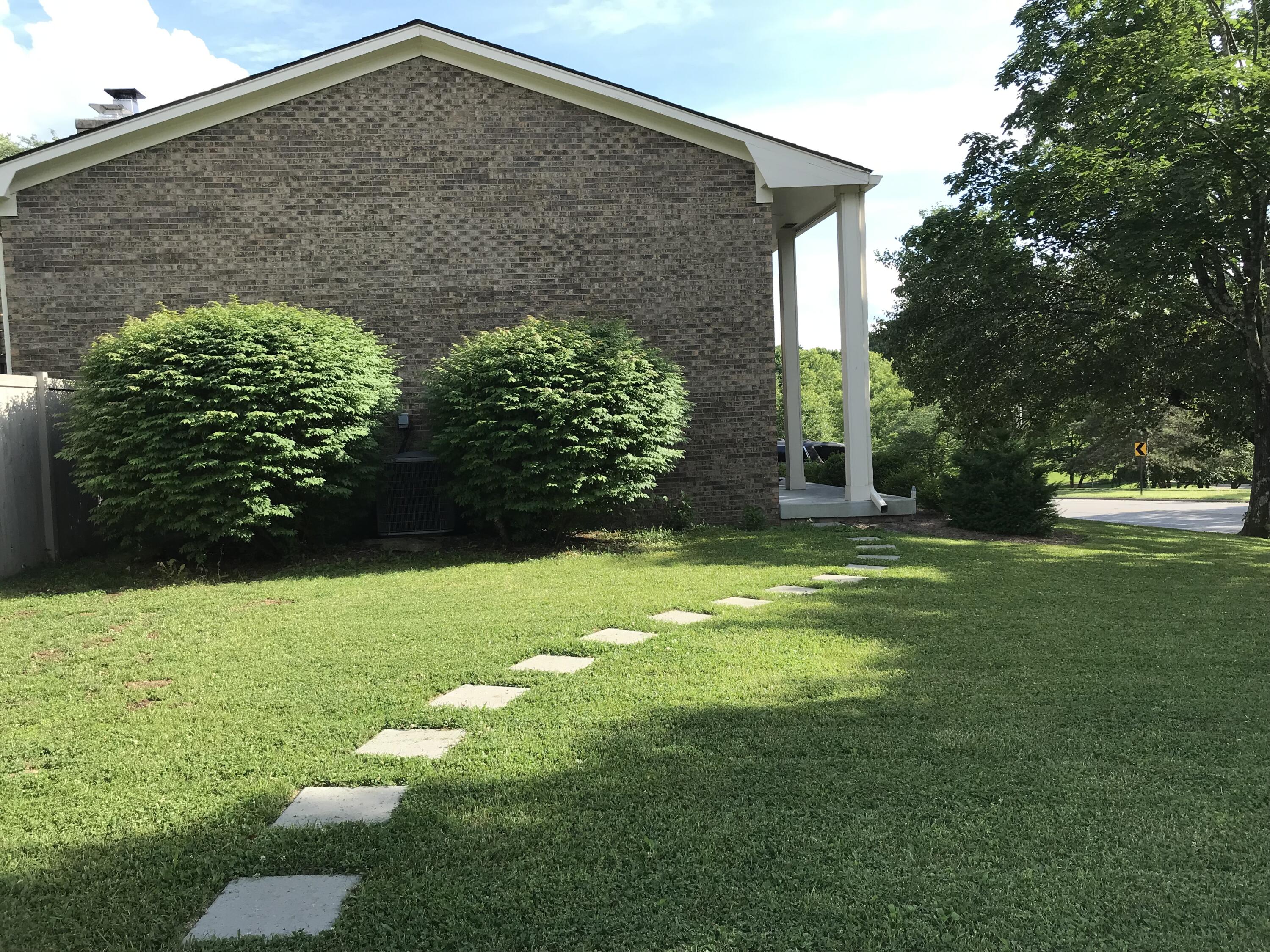 1104 Chinoe Road Property Photo 13