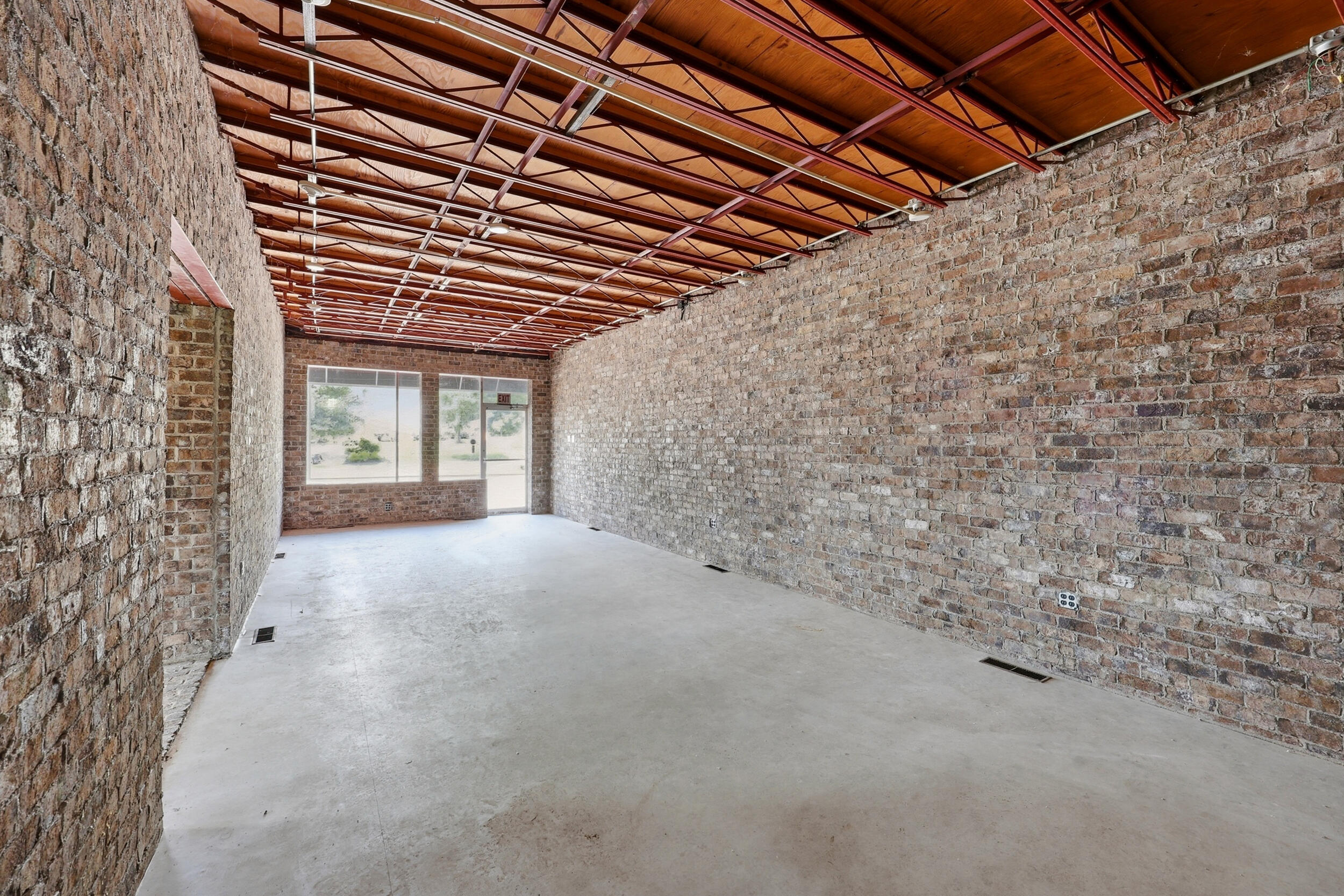 335-337 W Broadway Street Property Photo 4