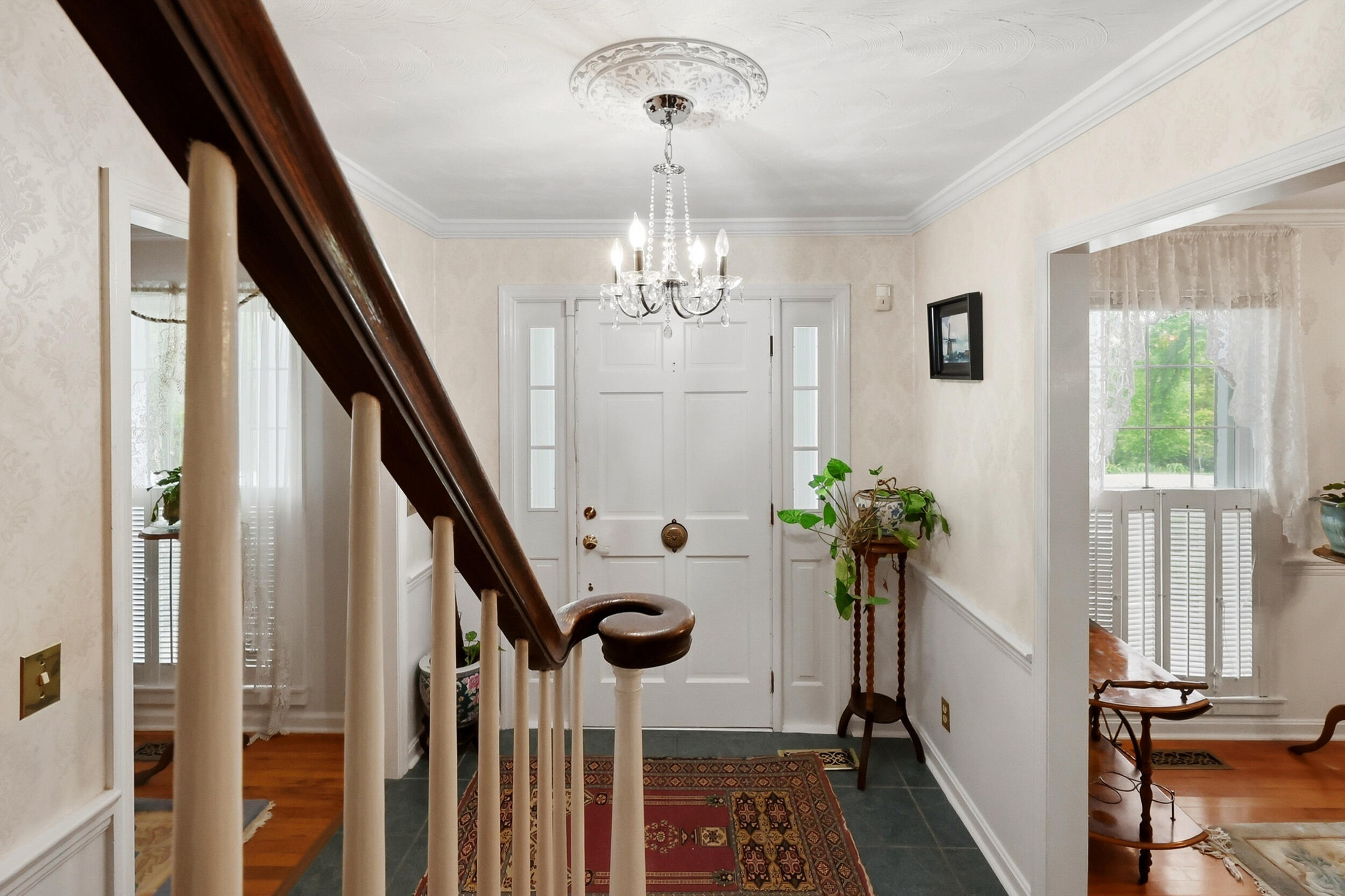 1109 Ashwood Drive Property Photo 6
