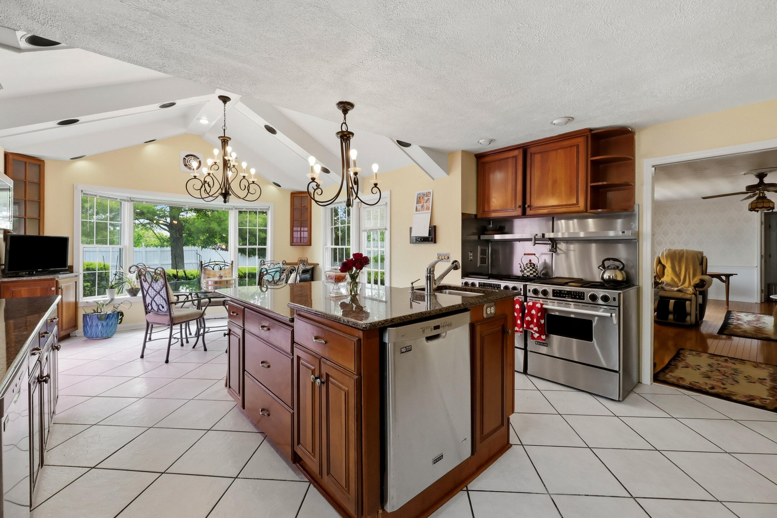 1109 Ashwood Drive Property Photo 10