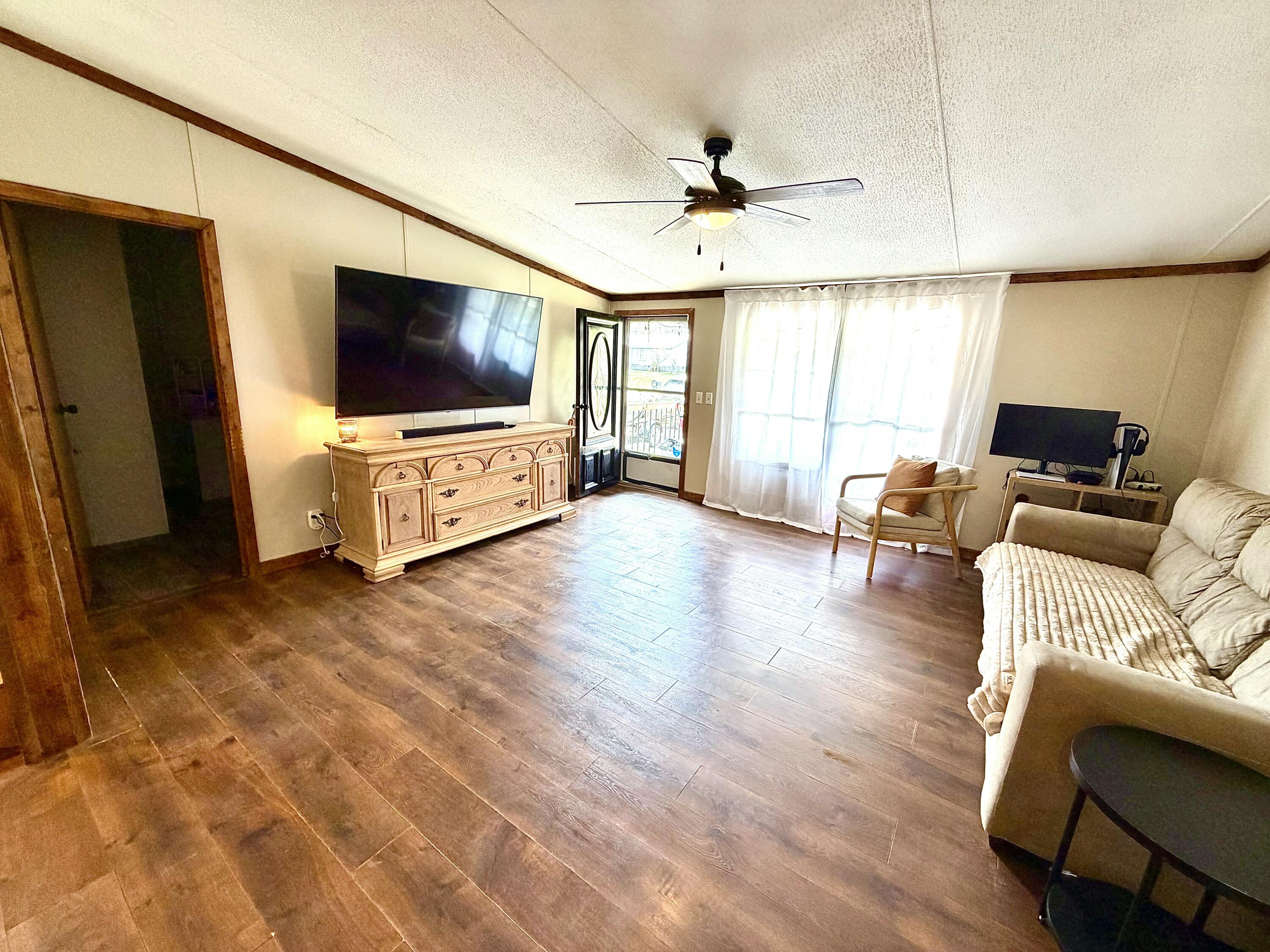 112 Speed Drive Property Photo 6