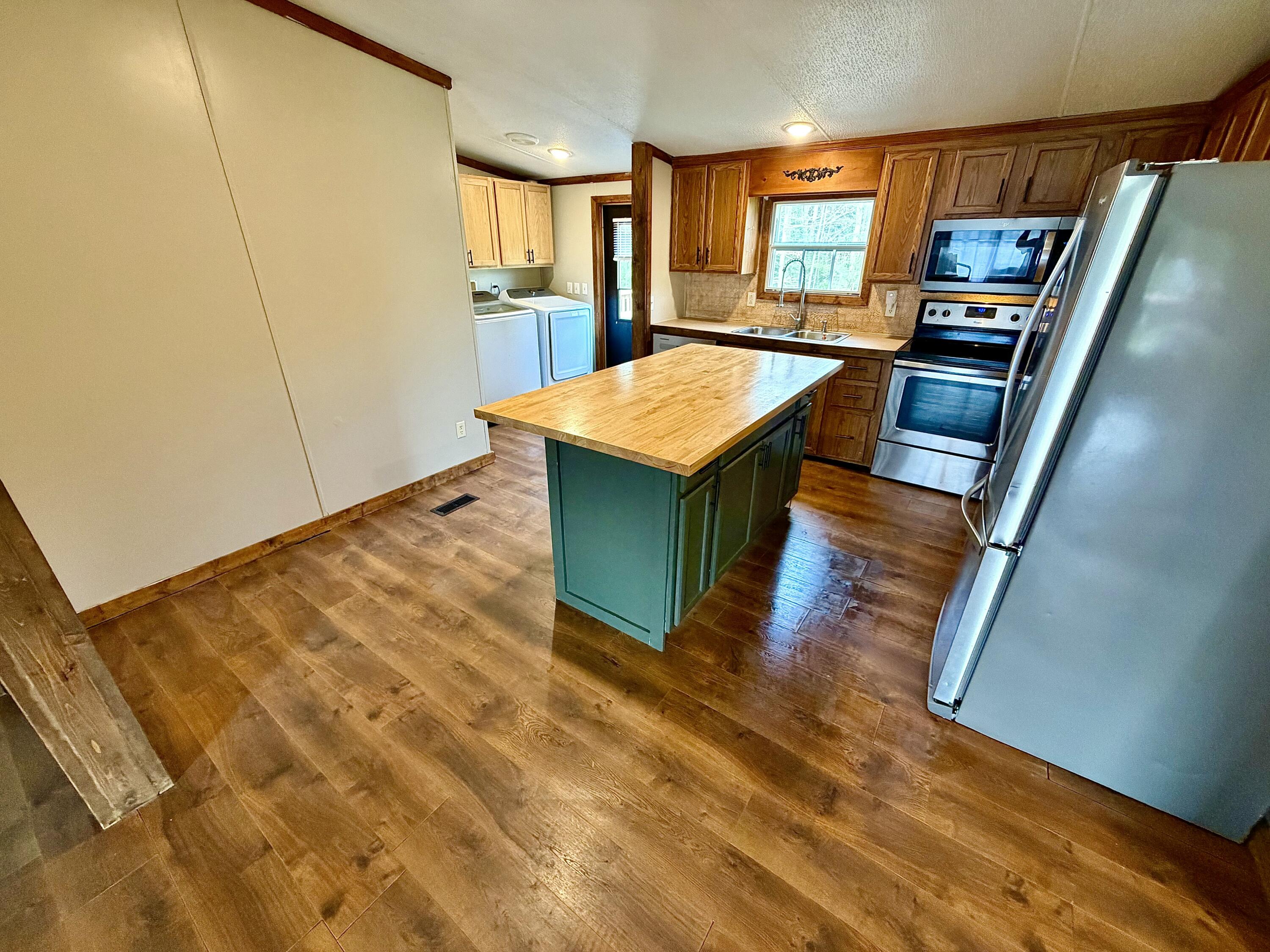 112 Speed Drive Property Photo 7