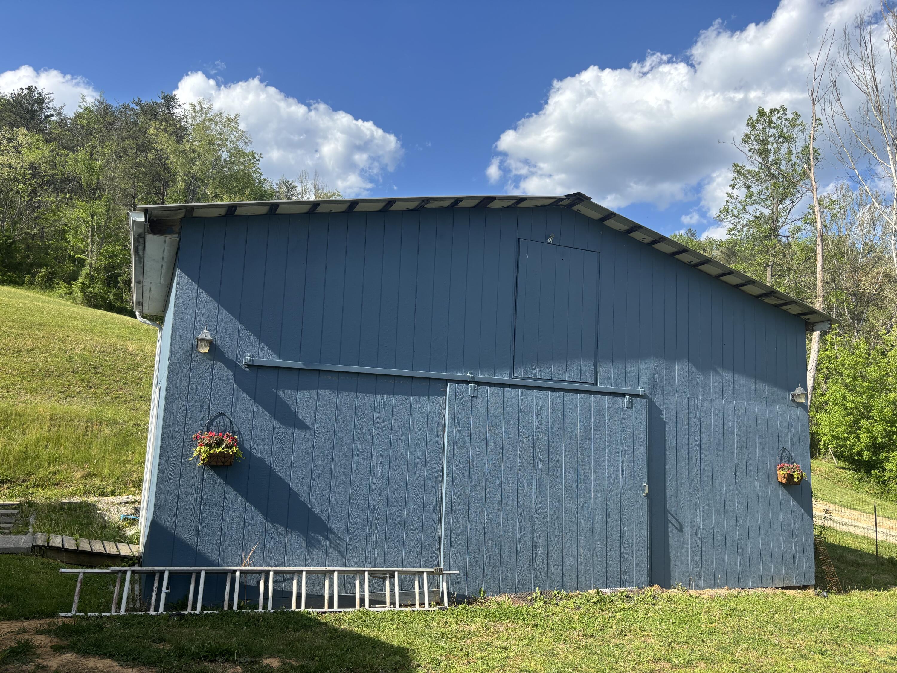 1040 Highway 469 Property Photo 4