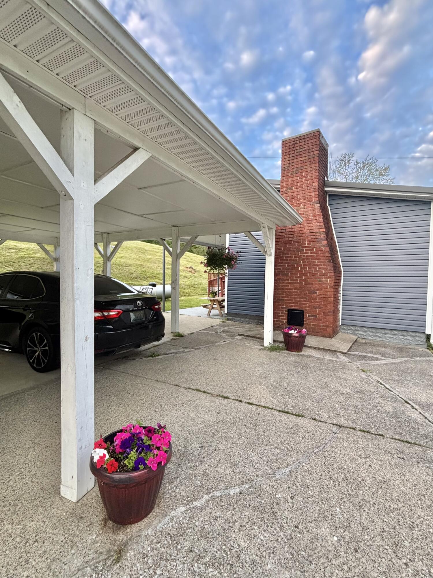 1040 Highway 469 Property Photo 27