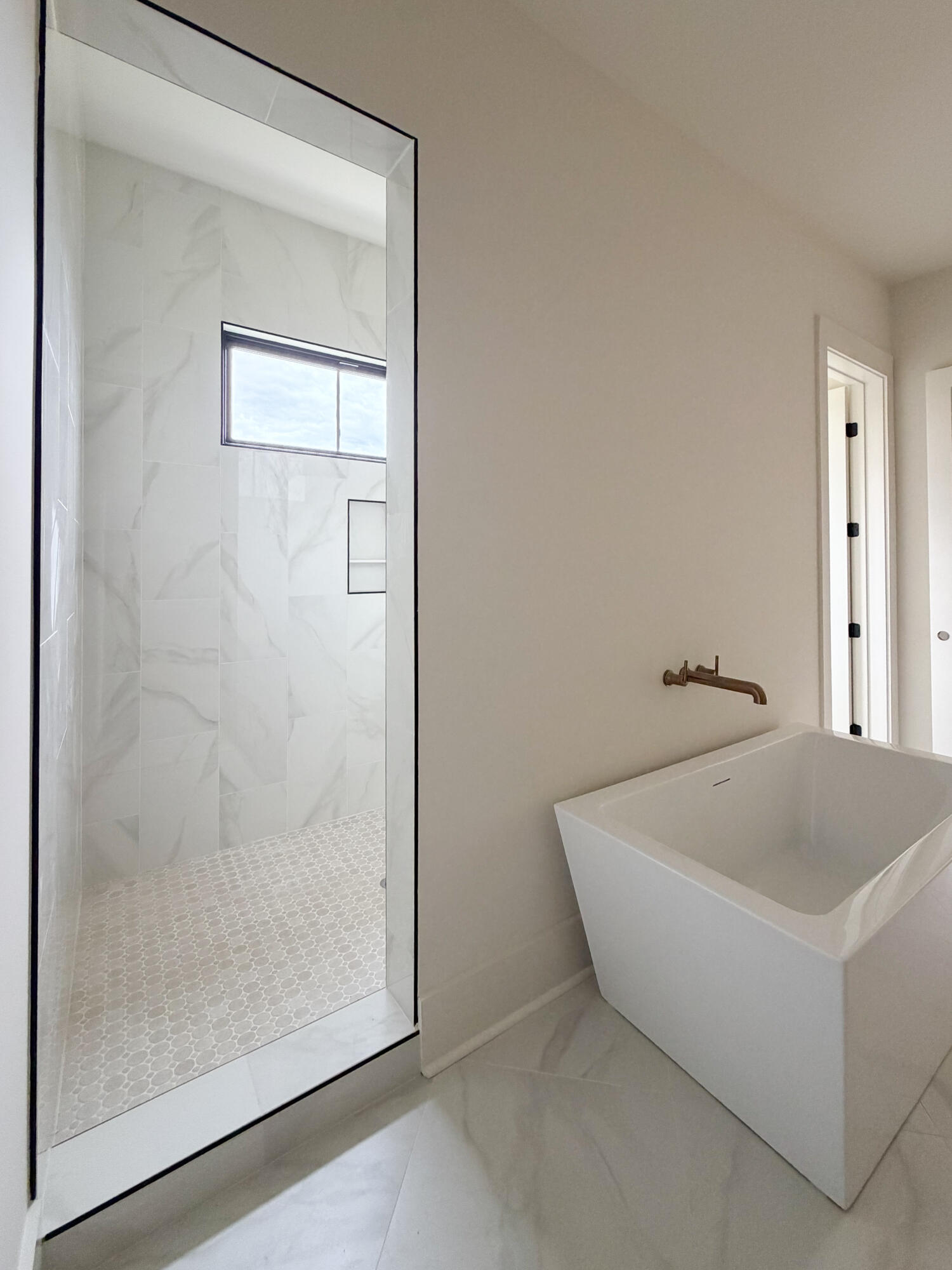 229 Madison Avenue Property Photo 19