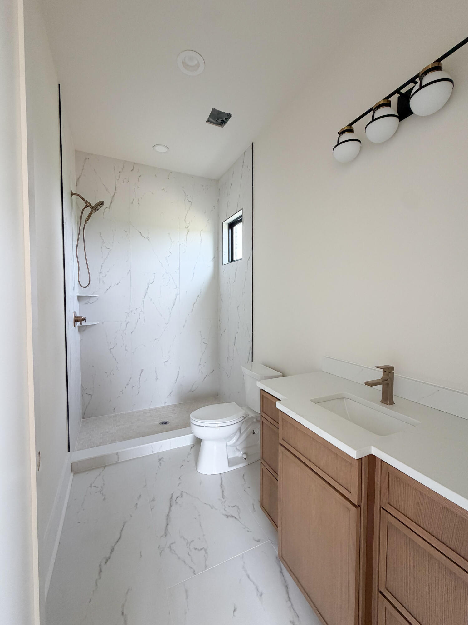 229 Madison Avenue Property Photo 23