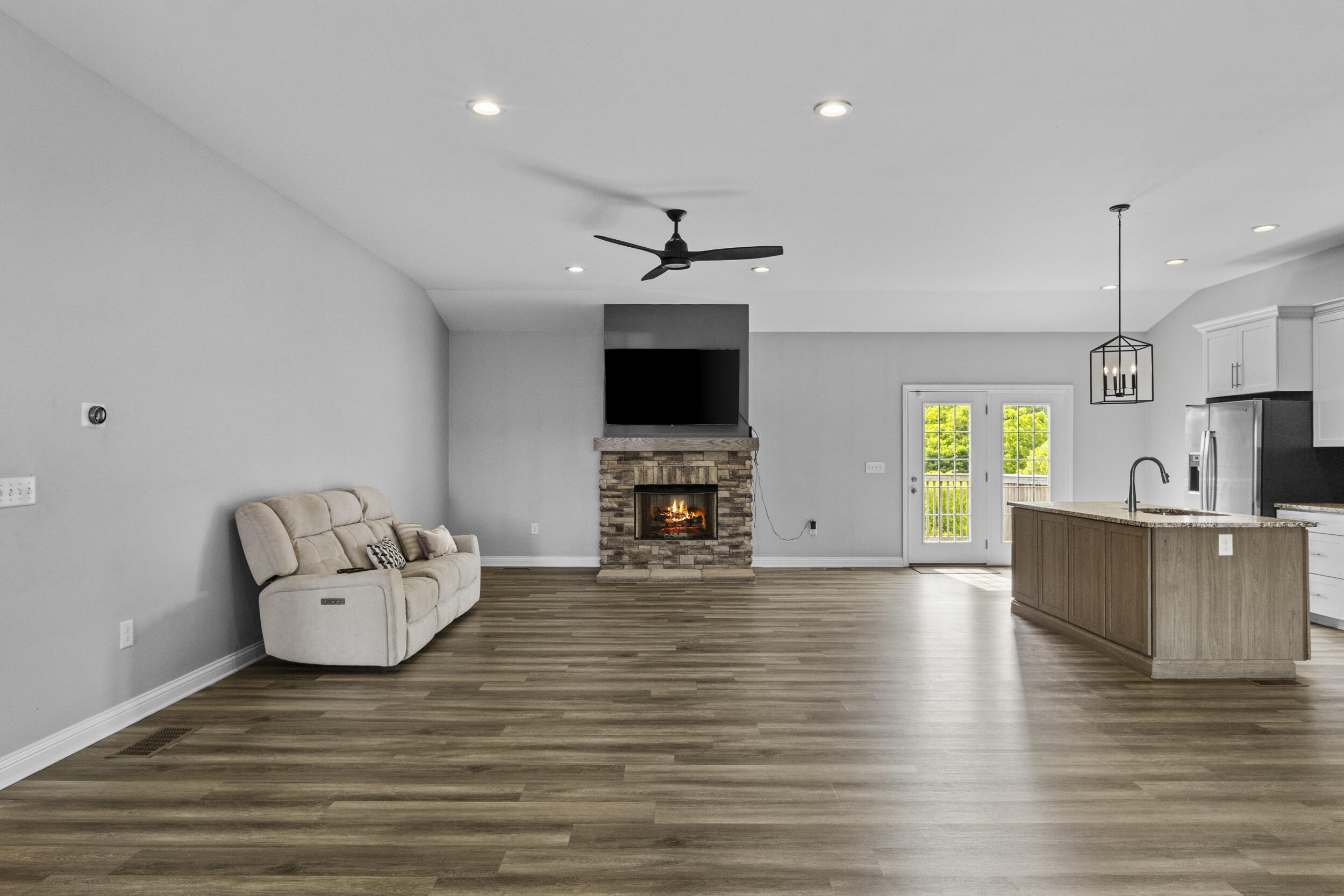 162 Westwoods Drive Property Photo 12