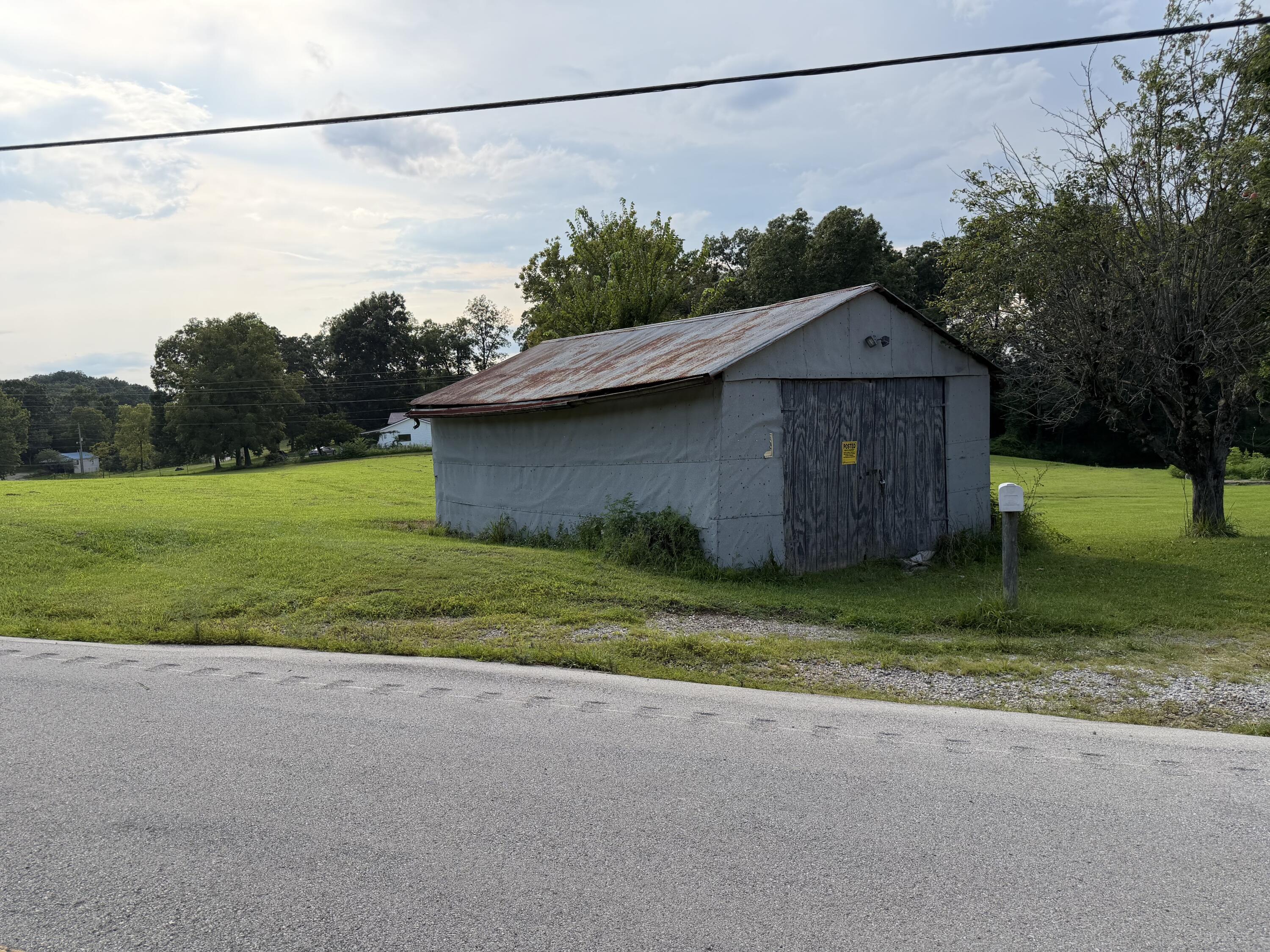 2339 Dreyfus Road Property Photo 9