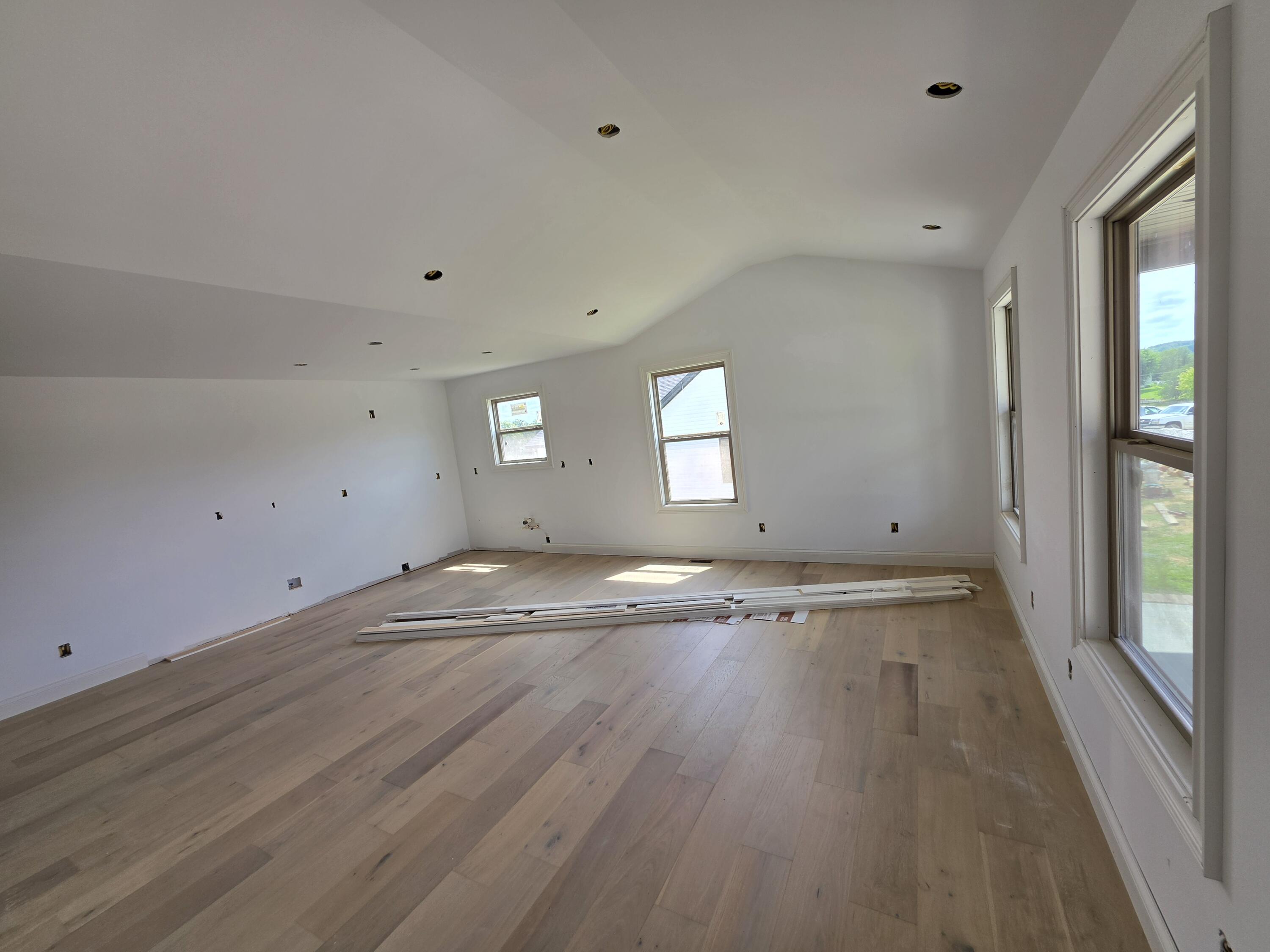 136 Cloyd Lane Property Photo 3