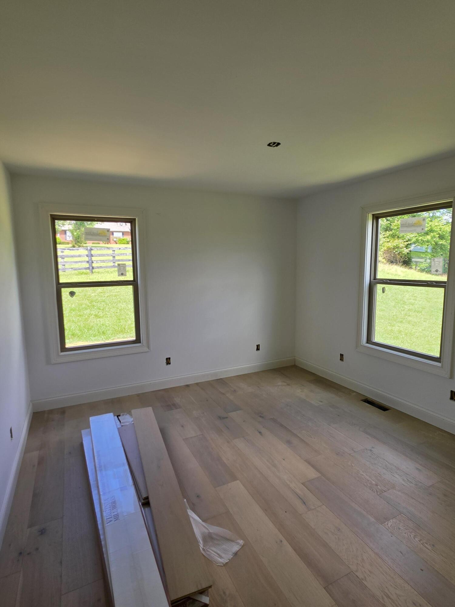 136 Cloyd Lane Property Photo 8