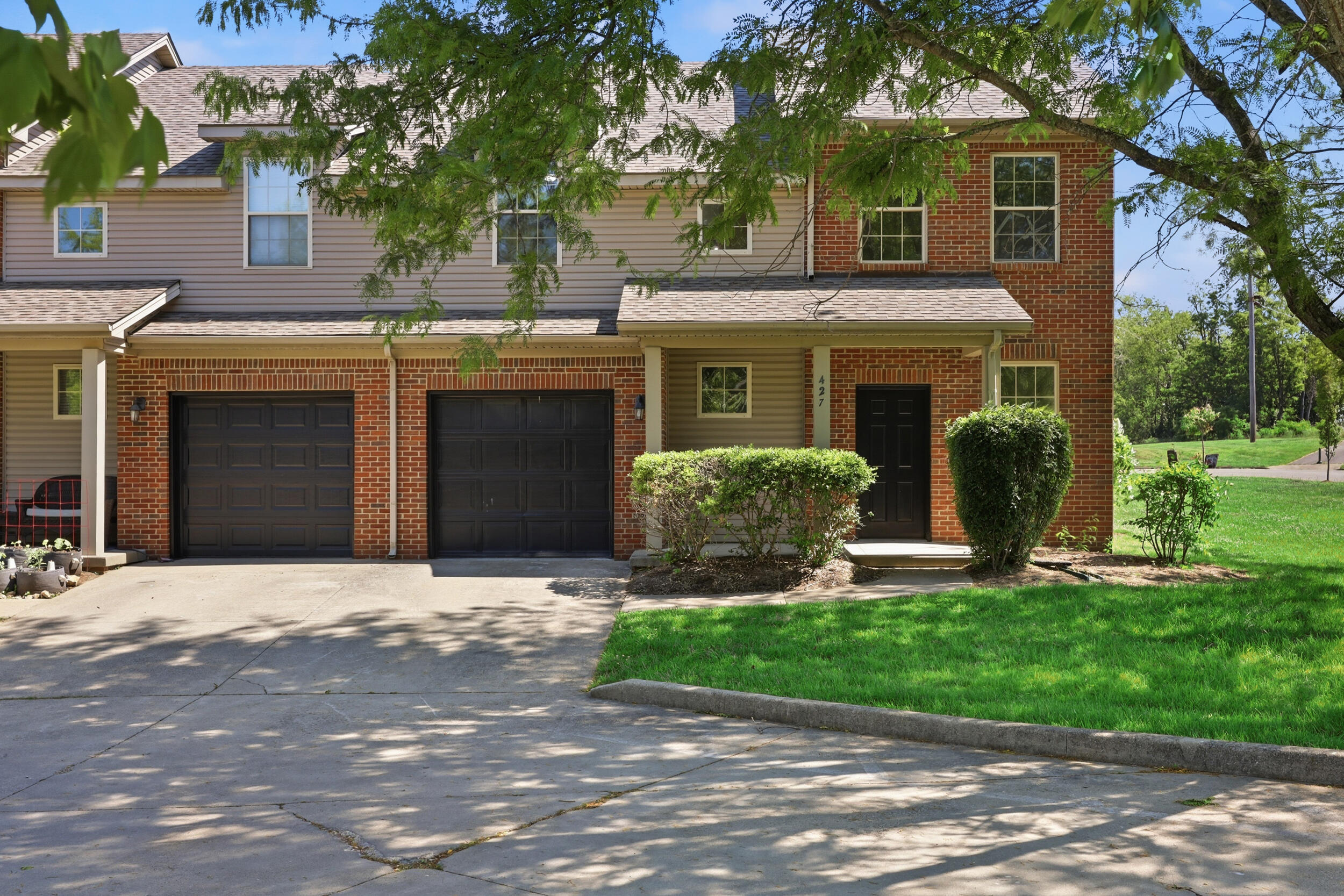 427 Newbury Way Property Photo 1