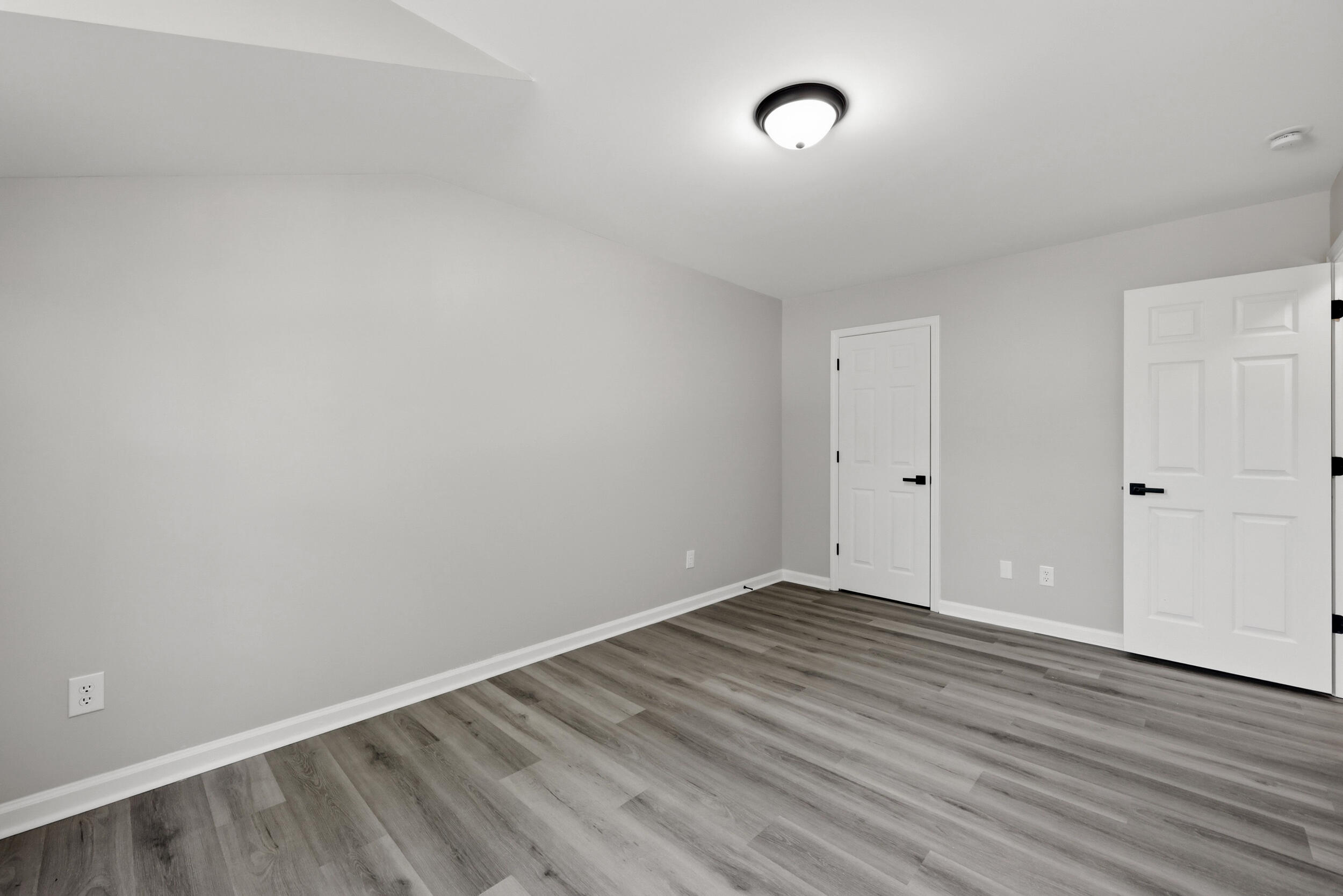 427 Newbury Way Property Photo 16