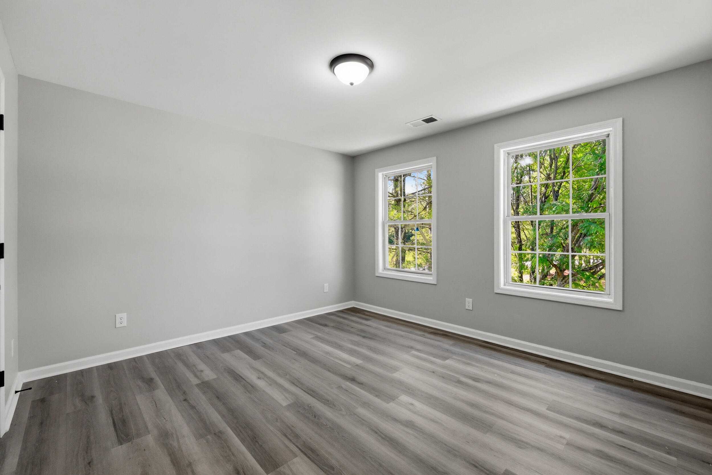 427 Newbury Way Property Photo 19