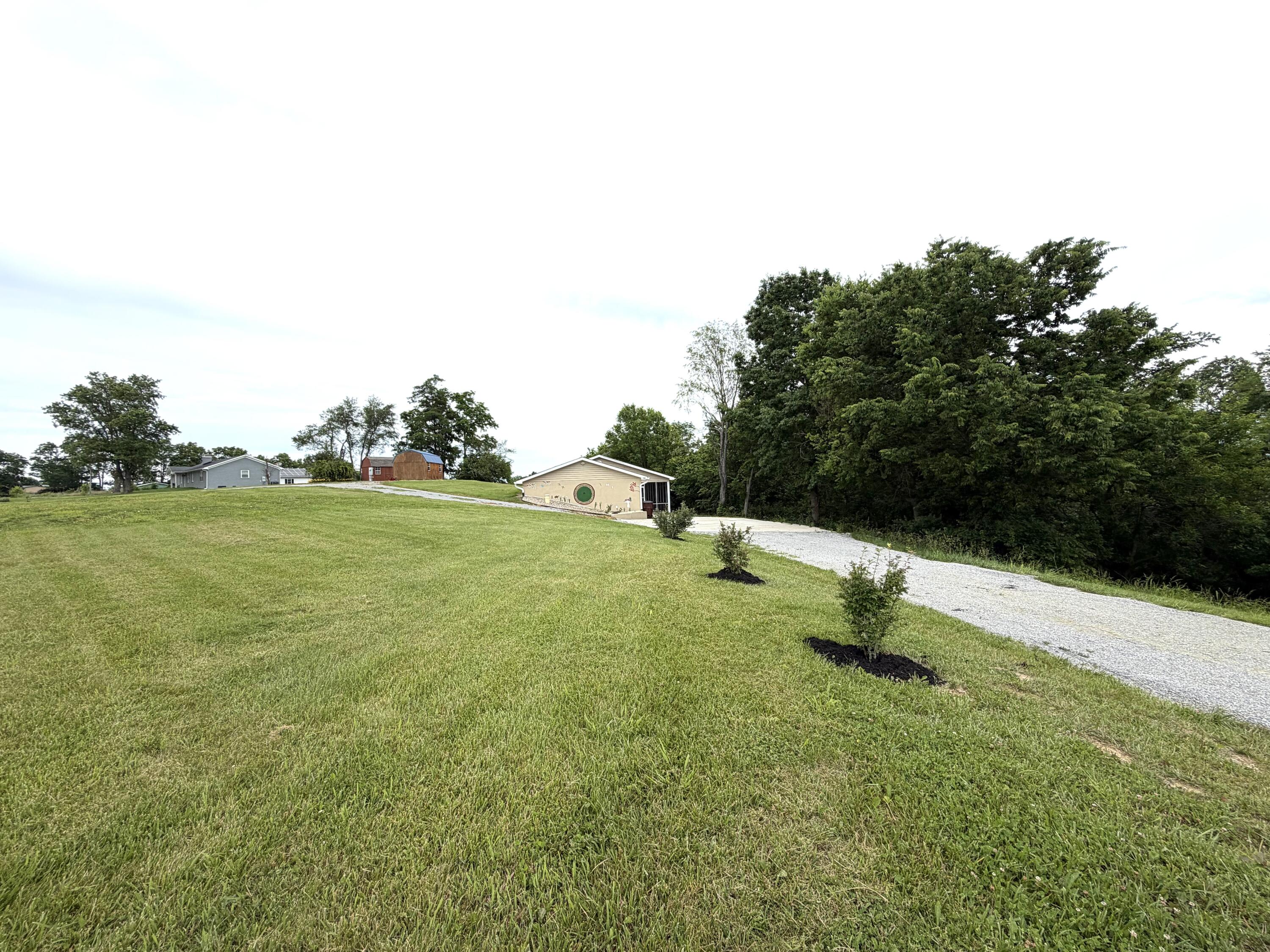 743 Keenon Road Property Photo 2