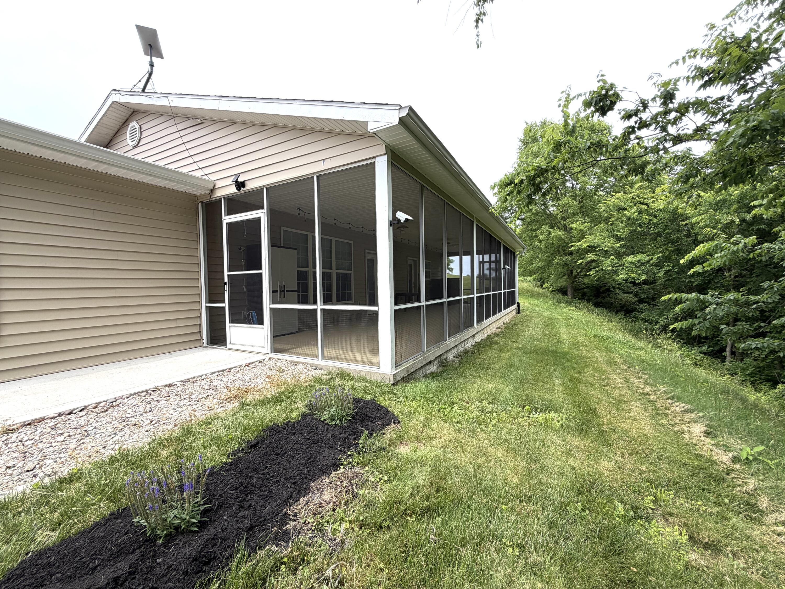 743 Keenon Road Property Photo 4