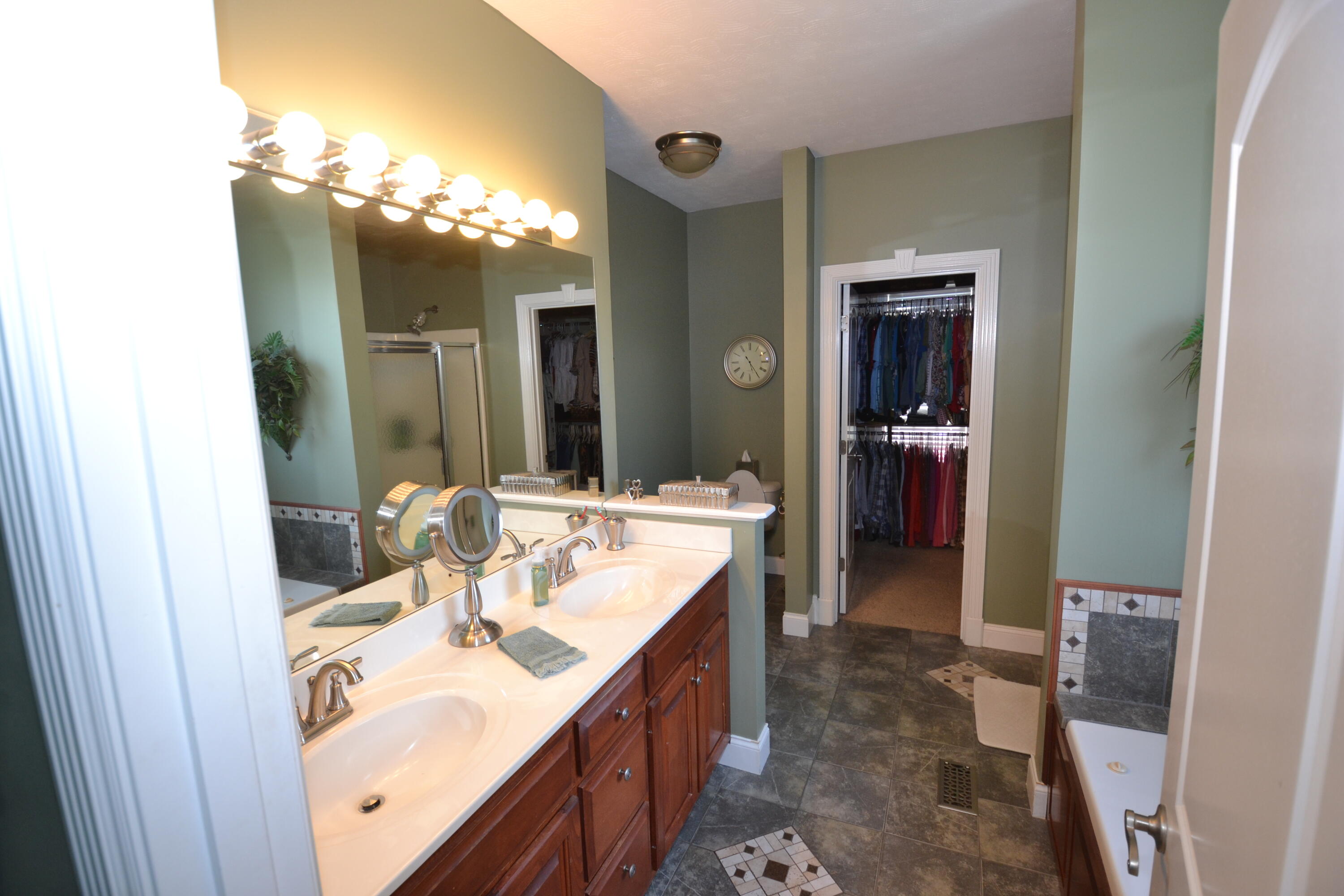 114 Callis Circle Property Photo 16