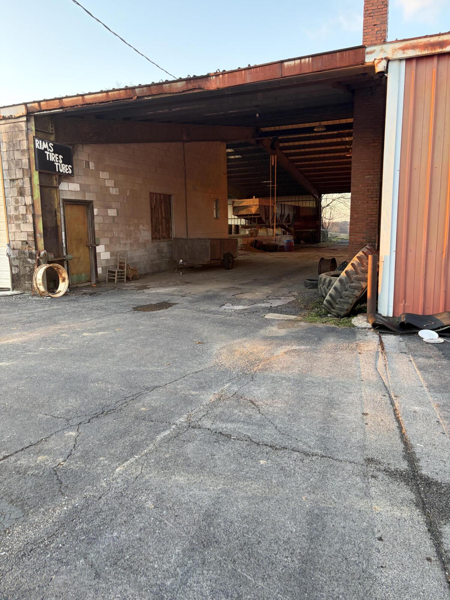 8646 South Highway 421 Property Photo 2