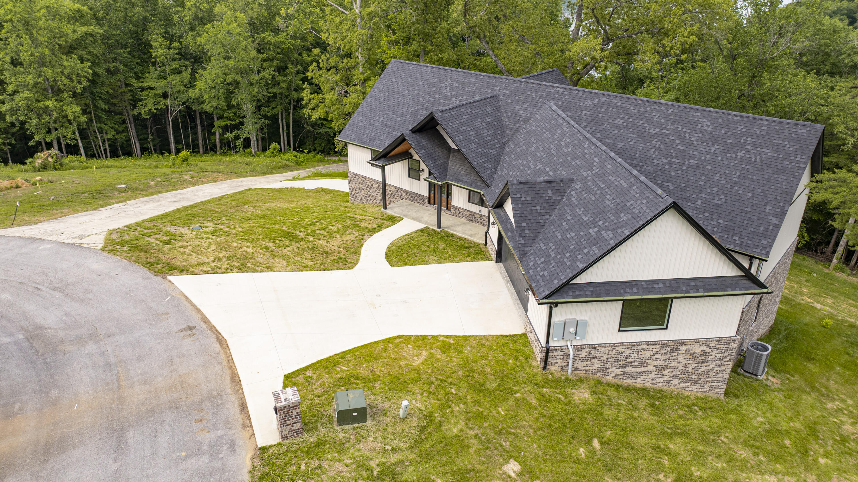 554 Colson Drive Property Photo 8
