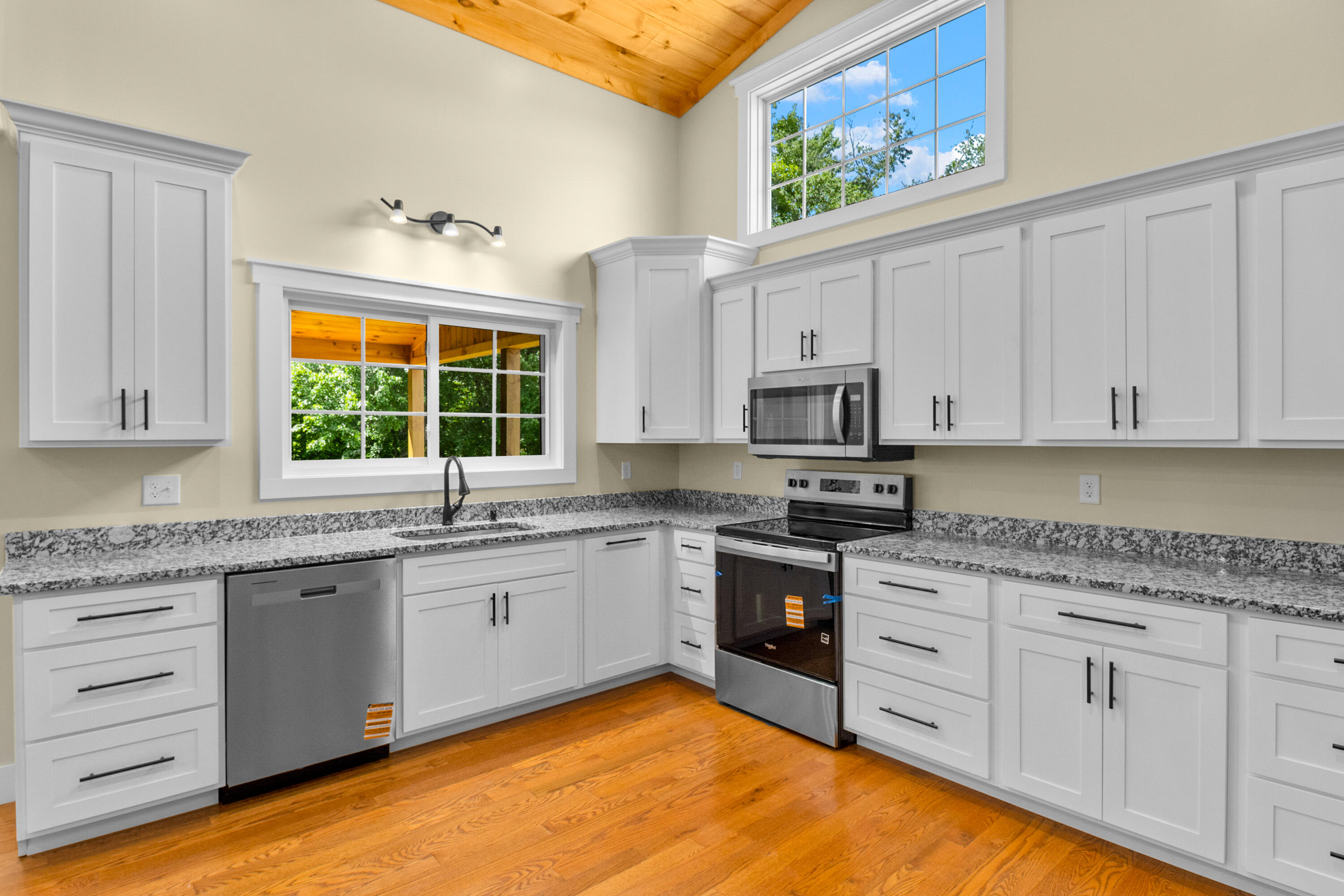 170 Laredo Drive Property Photo 14