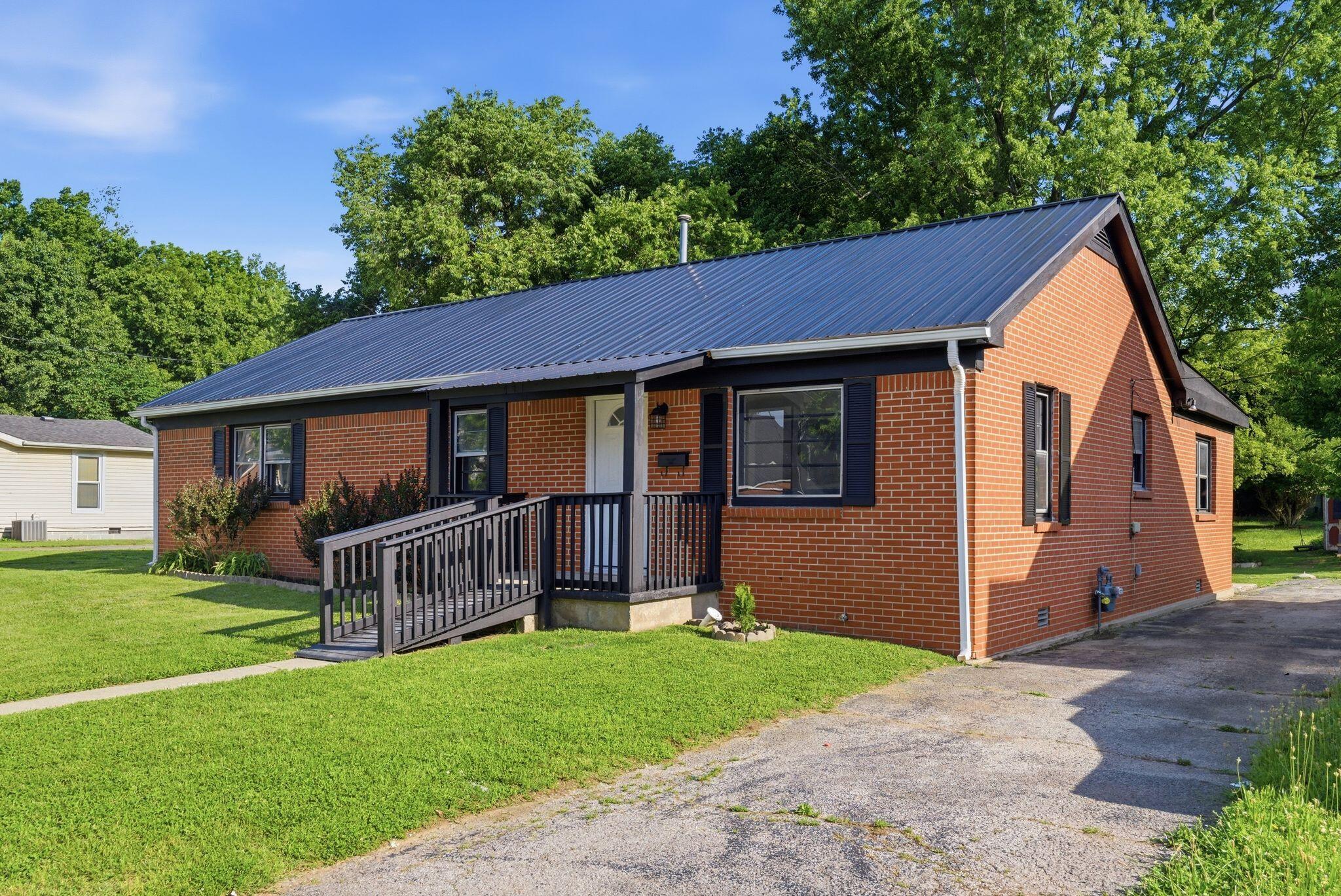 441 Russell Street Property Photo 4