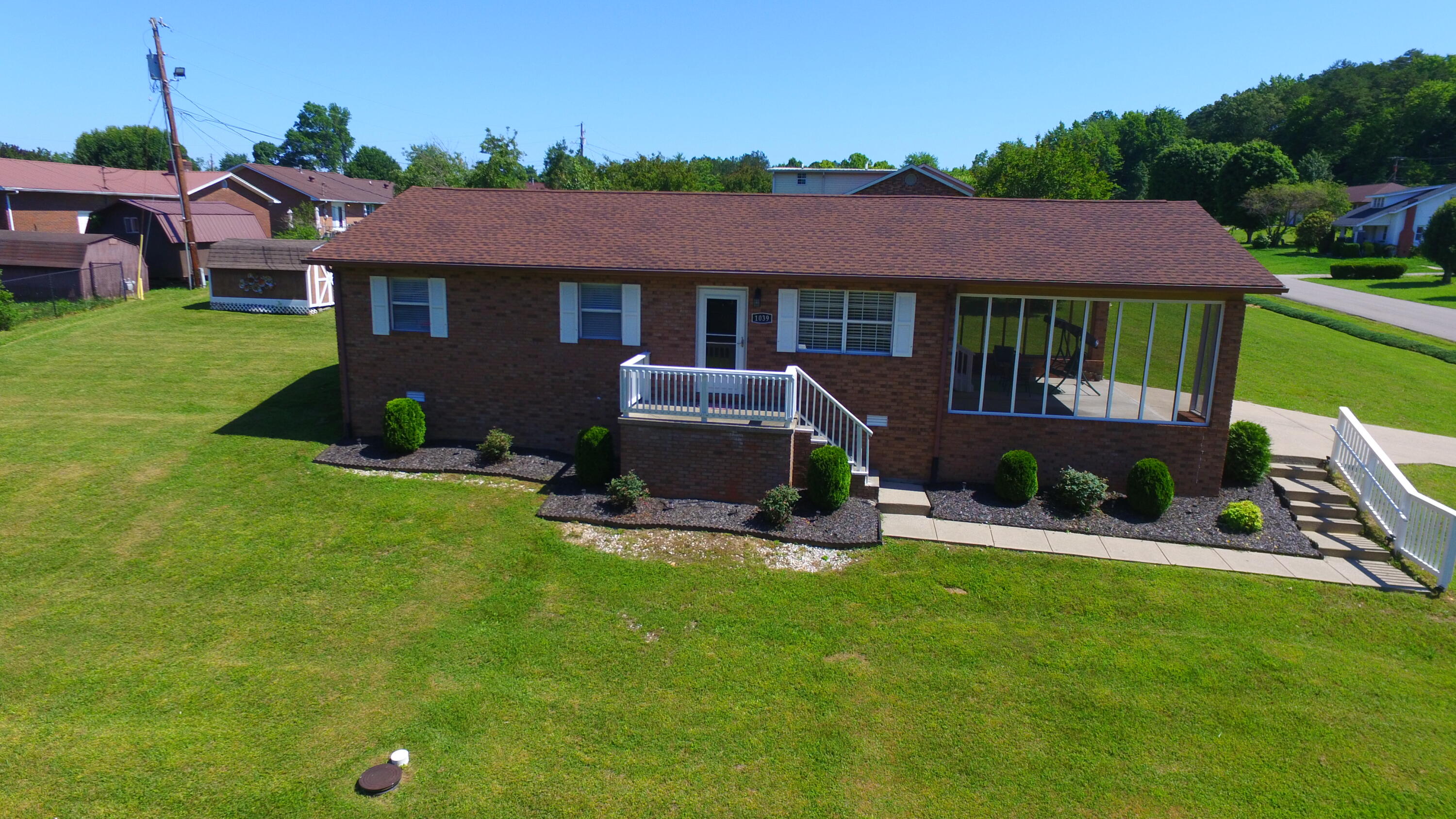 1039 Cardinal Drive Property Photo 1
