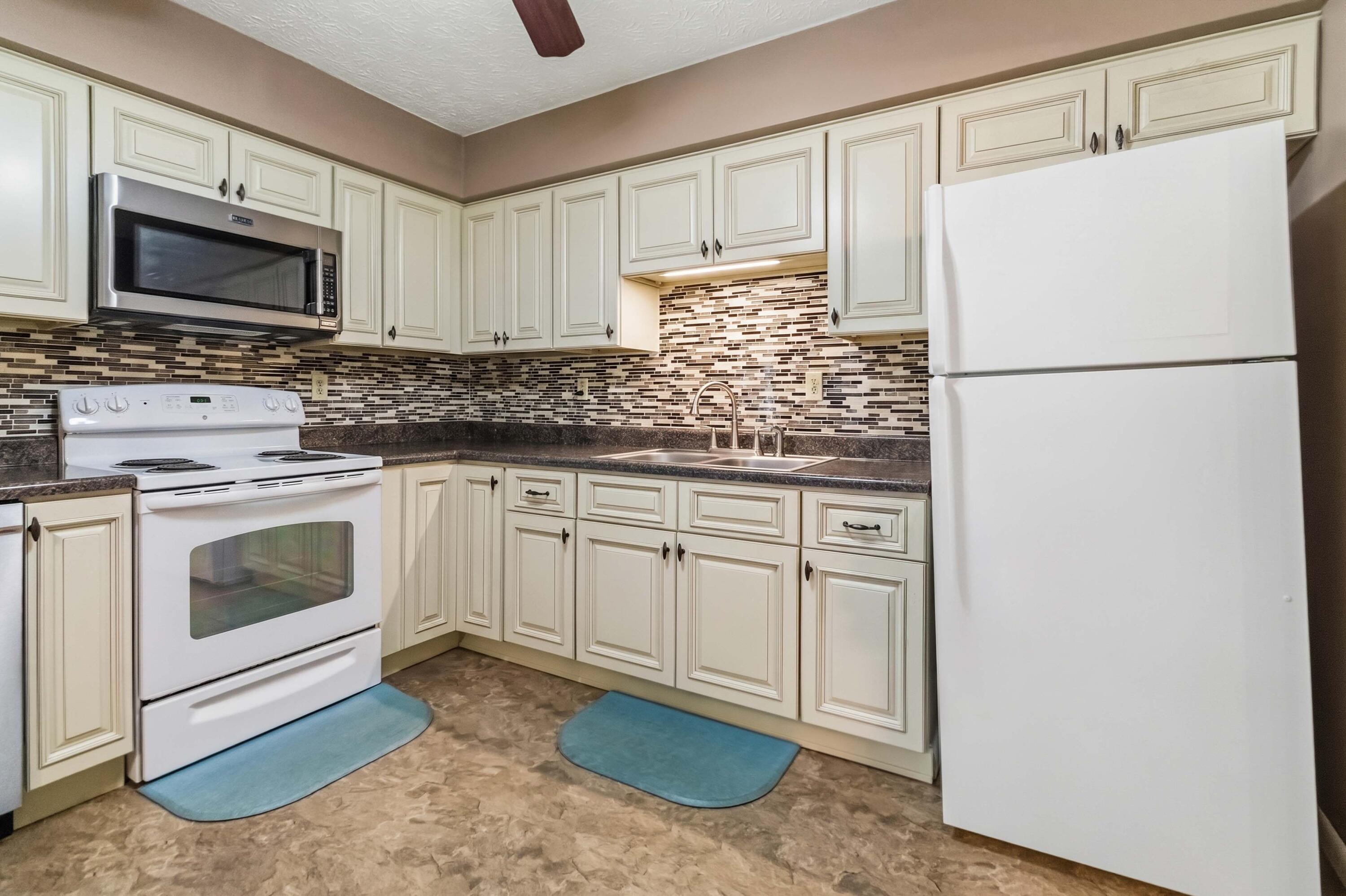 44 Skyline View Property Photo 16