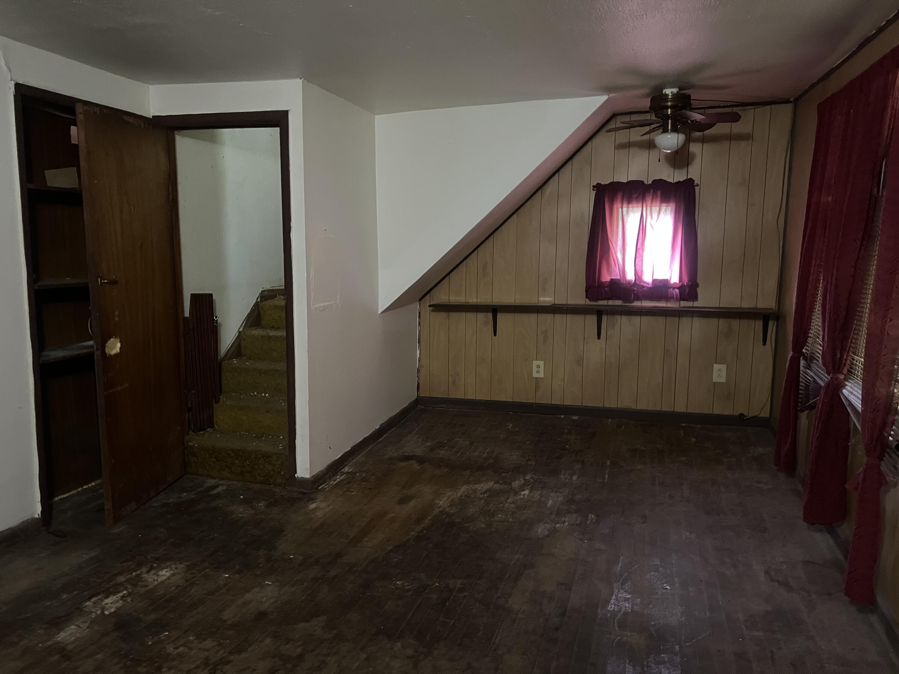 443 N Wilson Avenue Property Photo 10