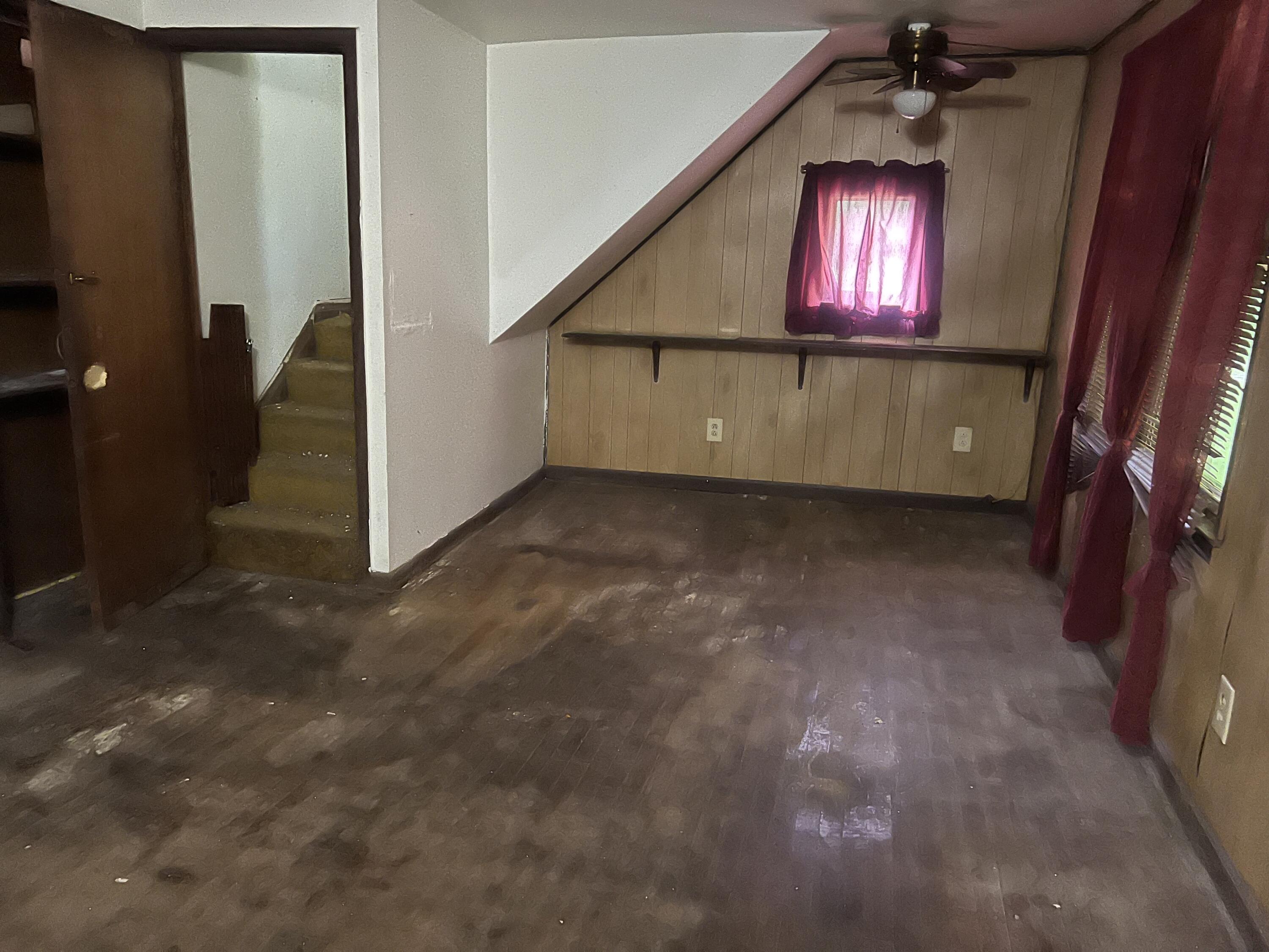 443 N Wilson Avenue Property Photo 12