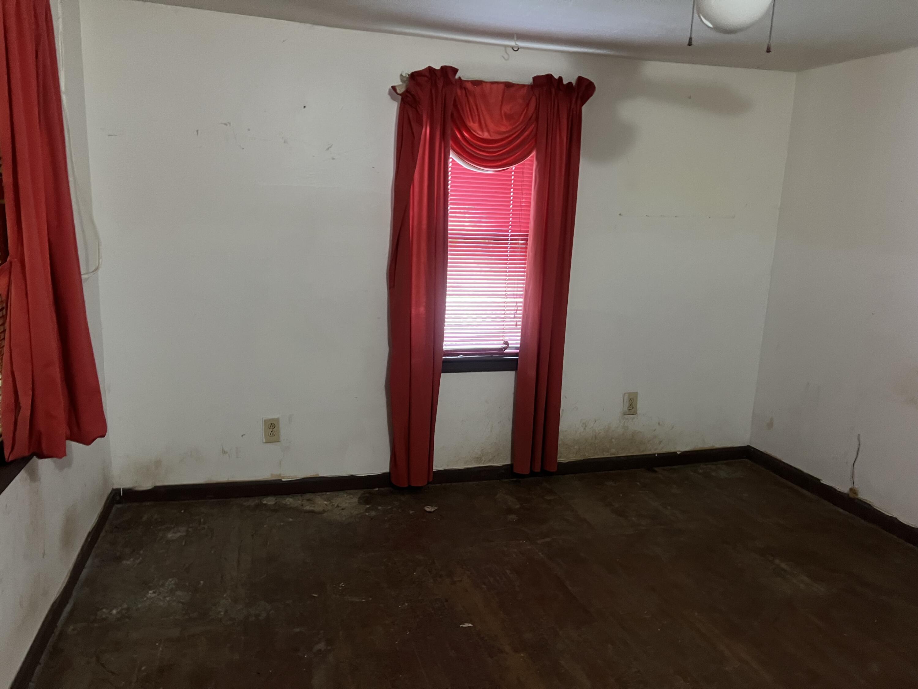 443 N Wilson Avenue Property Photo 13