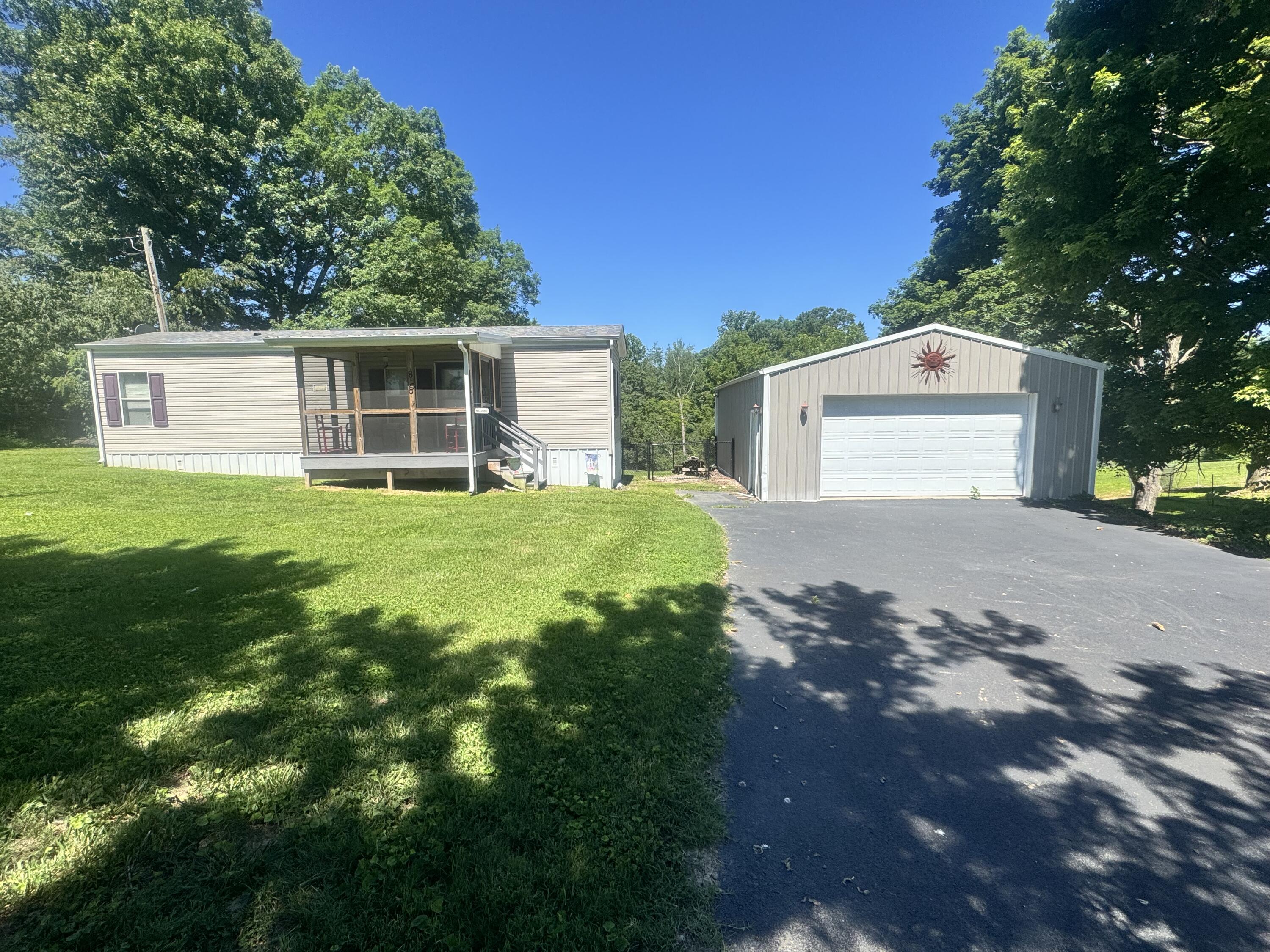 805 State Hwy 1611 Property Photo 1